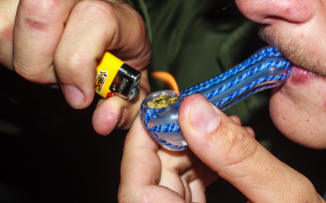 can you smoke tobacco out of a glass pipe Know How To Smoke By Using Glass Pipes | by sarahmitchelles