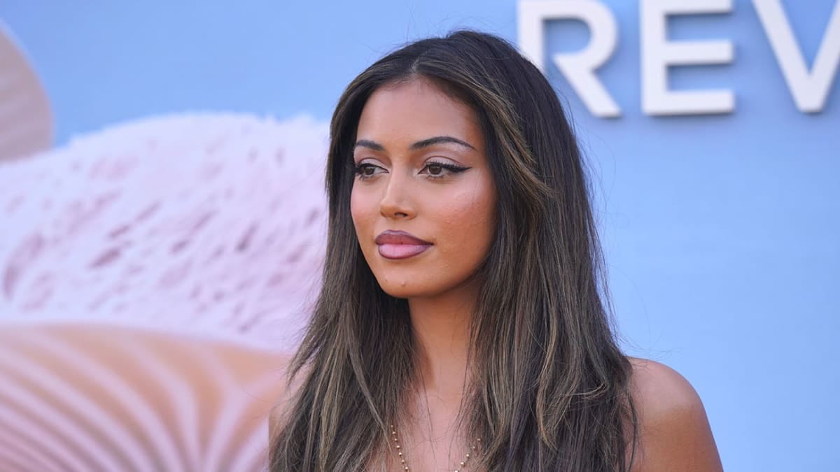 Cindy Kimberly: A Vision of Timeless Elegance and Natural Radiance