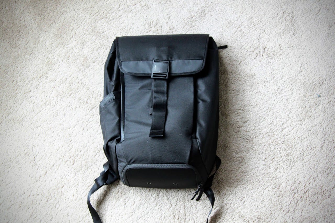 ほぼ新品　MODERN DAYFARER バックパックDAYFARER V2 Modern Dayfarer Backpack V2 Review | by HL | Pangolins with