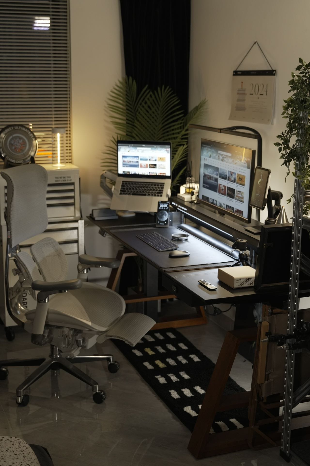 How to Pick a Monitor for Productivity: Expert Tips