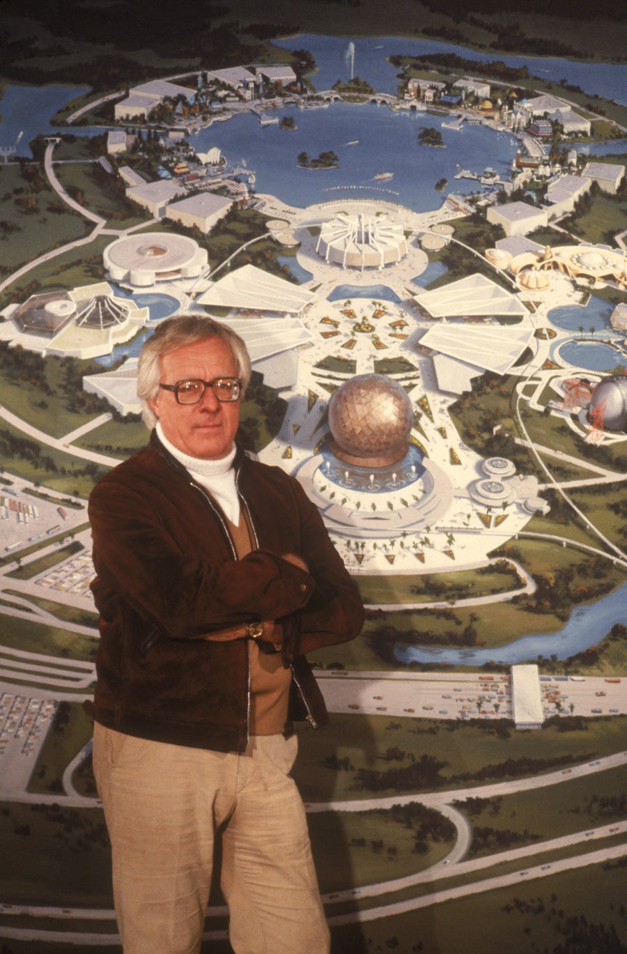 Ray Bradbury and Disney. In honor of his birthday, we take a… | by Zach  Perilstein | Boardwalk Times, image size:900x1369