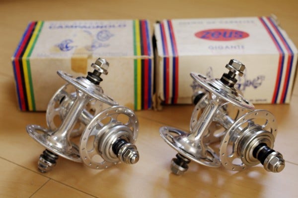 Campagnolo Record Pista vs ZEUS Pista Hubs | by tkey | tklog