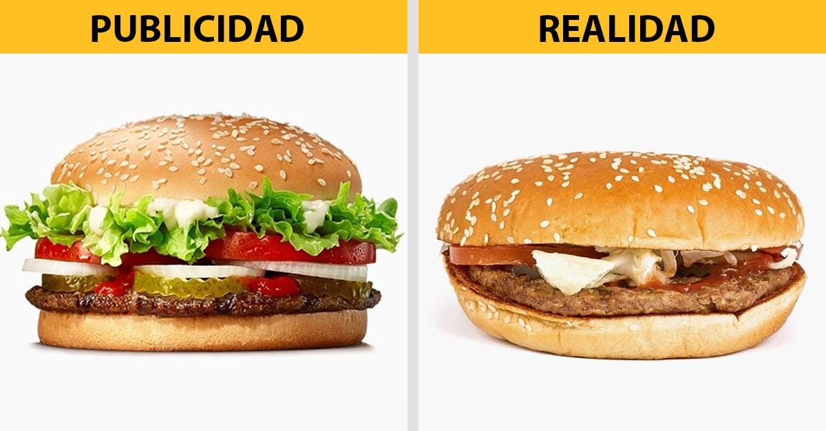 Comparación entre publicidad y realidad mostrando una hamburguesa atractiva frente a una versión real más simple, representando las promesas irreales en cursos de marketing digital.