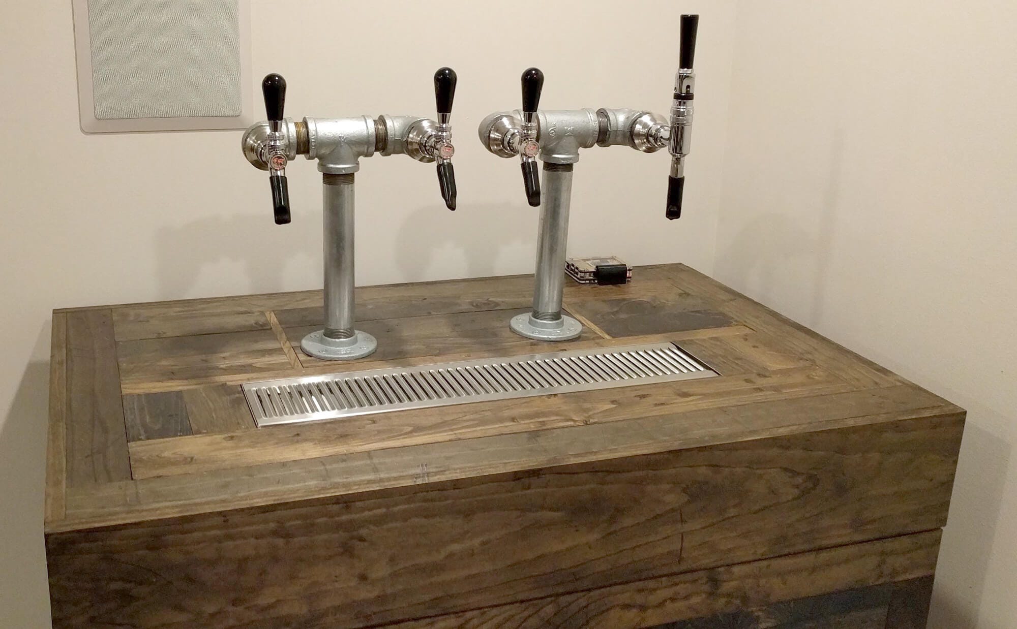 Danger Brewing: The JavaScript Powered Kegerator — Part 2 — Build Overview  | by Jon Pitcherella | Medium, image size:2000x1238