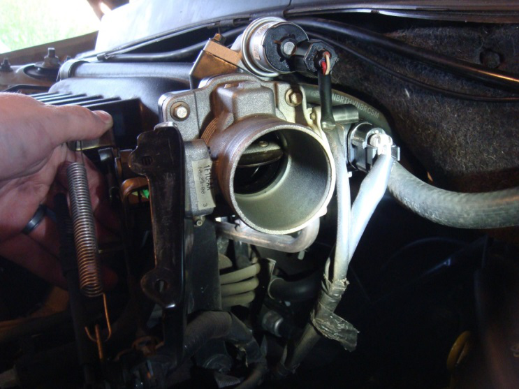 1999 2000 2001 VOLVO C70 S60 S70 V70 Throttle Body ETM 8644347 OEM
