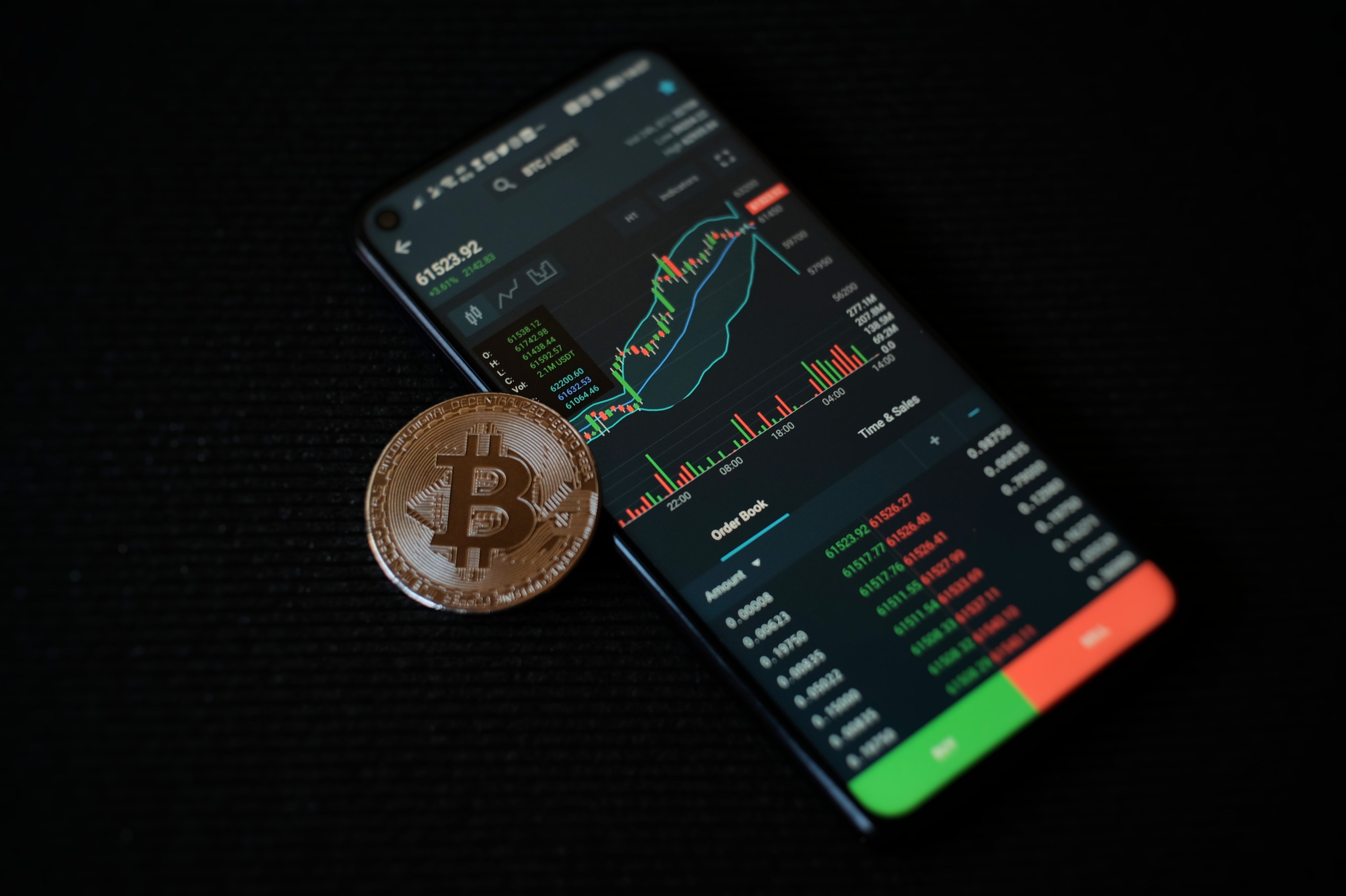How Cryptocurrency Trading Differs from Forex Trading | Medium