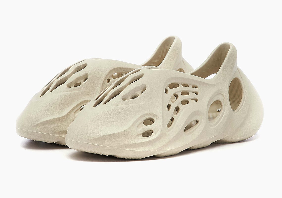 adidas YEEZY Foam Runner サンド ホワイト 27.5 Adidas Yeezy Foam Runner “Sand” Resell Predictions | by