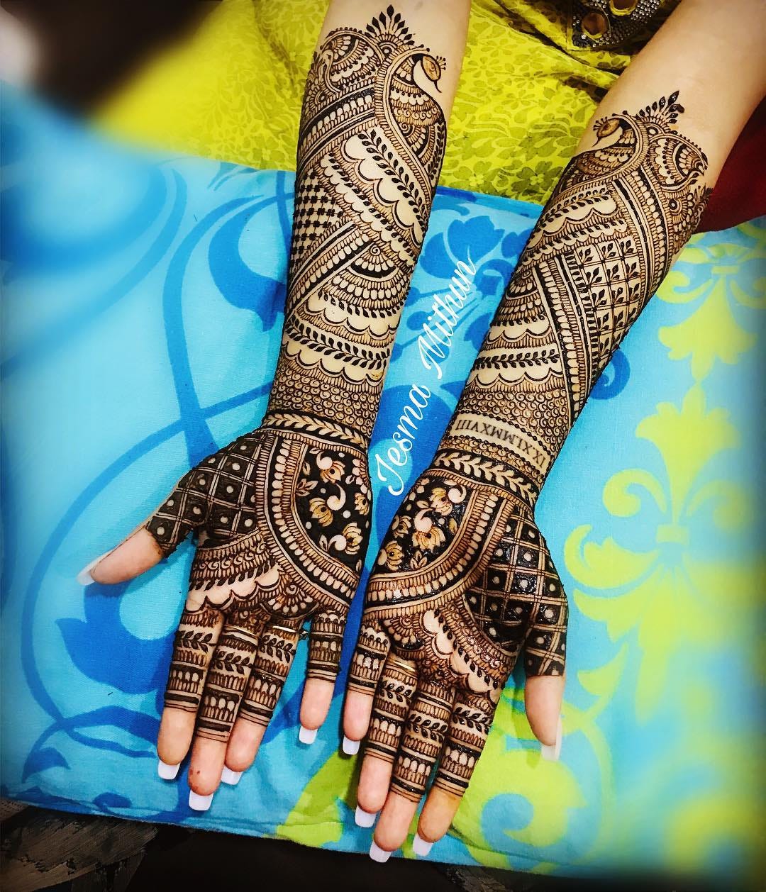 Ethnic Henna Nails That Shine at Weddings