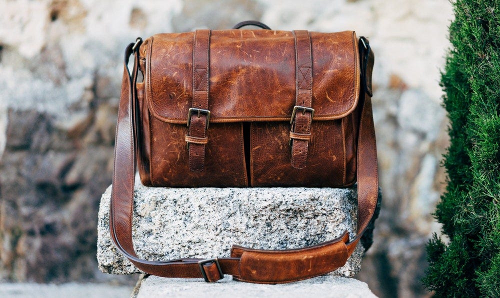 Old bag How to Clean Old Leather Bag: Simple Steps for Success – Andar main image 3