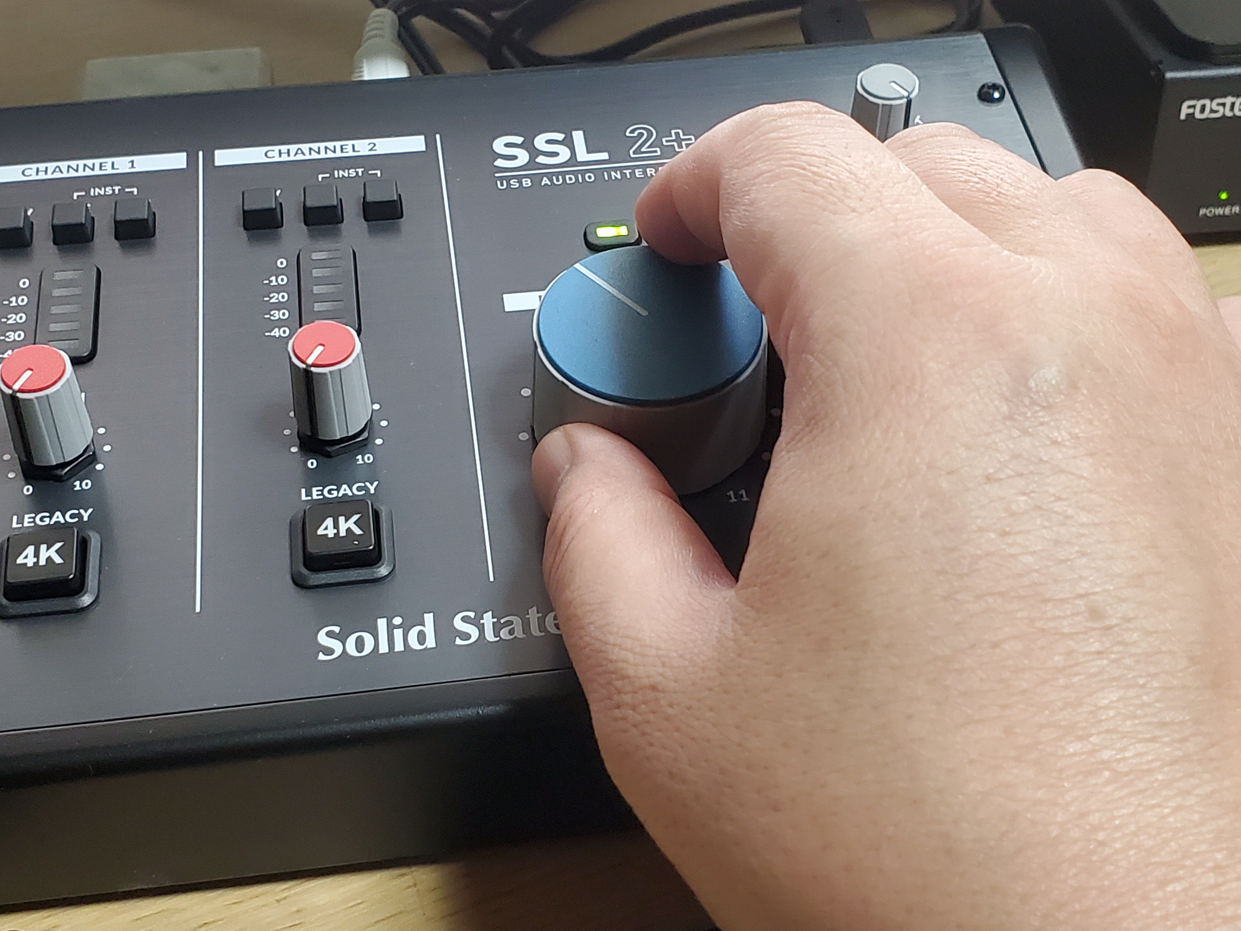 SSL 2+には軽くエージングが必要だった。というかHDでもヤスタカ