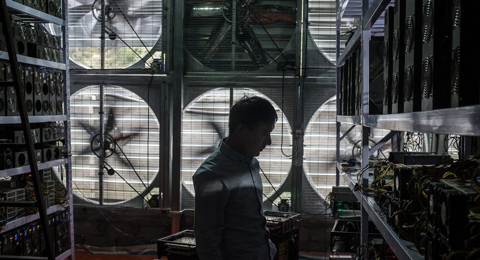 Blockchain explained: how a 51% attack works (double spend attack) | by  Jimi S. | Good Audience