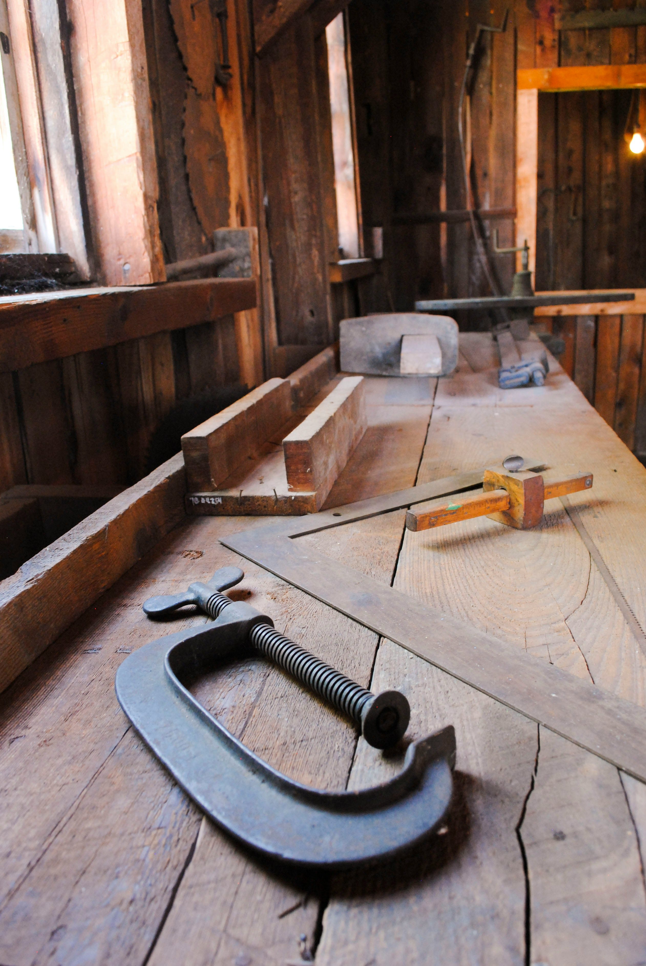 Guide to Clamps for Woodworking Projects: Essential Tips & Tricks