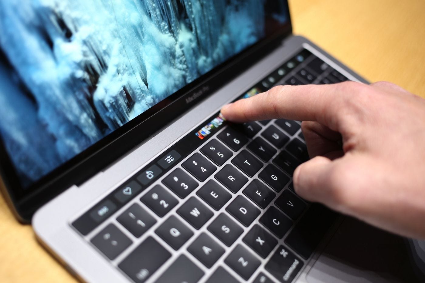 Trying out the new Macbook Pro Touch Bar in Xcode 8.1 Simulator