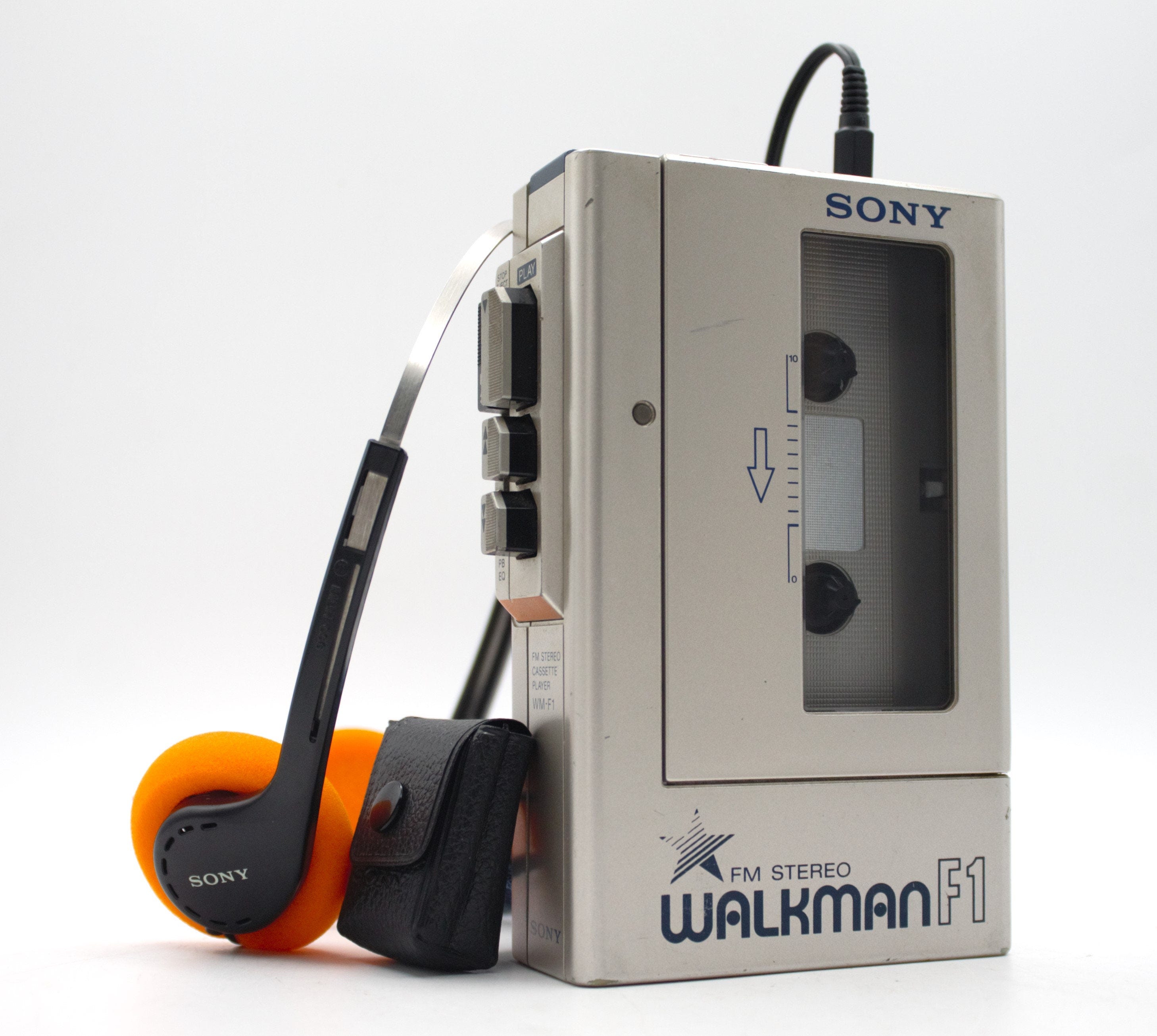 B0563 SHARP MD-SS421-S LIMITED WALKMAN Sharp MD-ST521