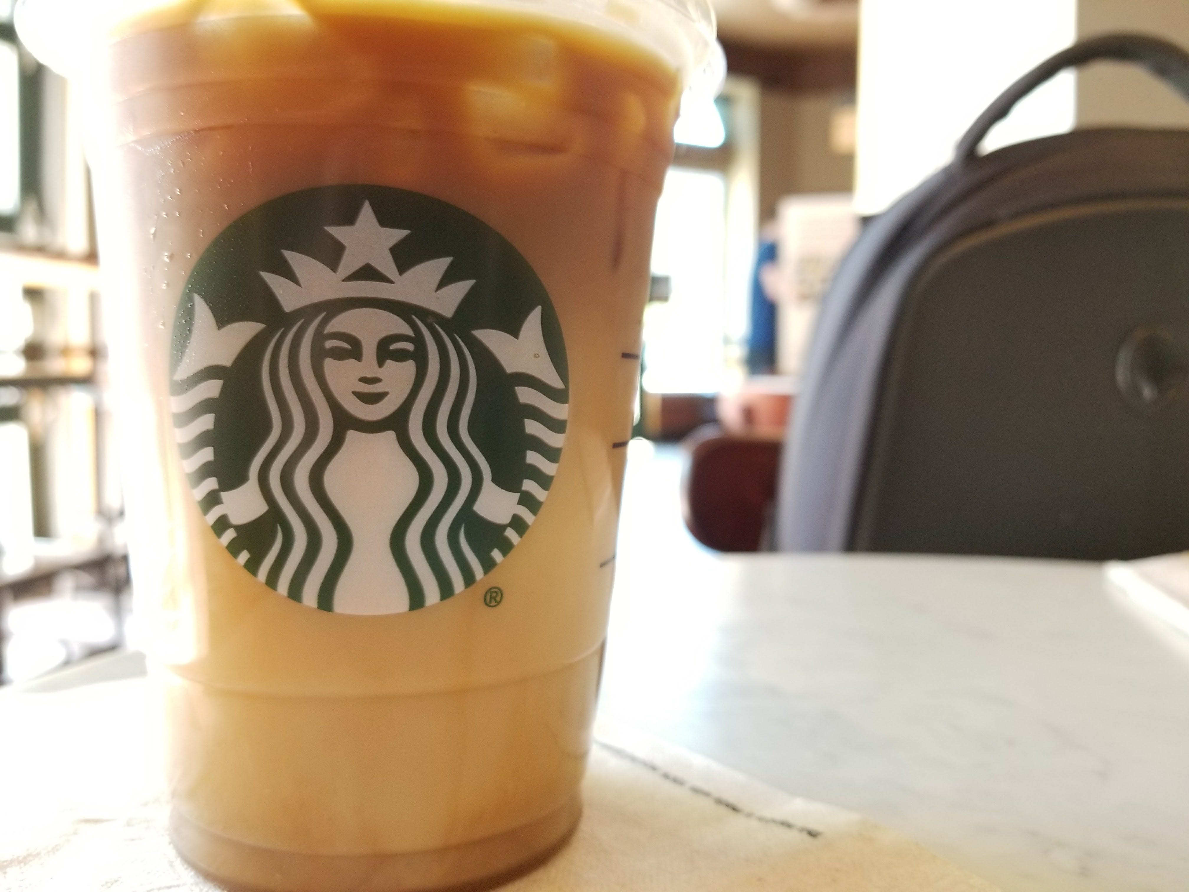 【Caramel Macchiato】 Starbucks Iced Skinny Caramel Macchiato Review | by Alex