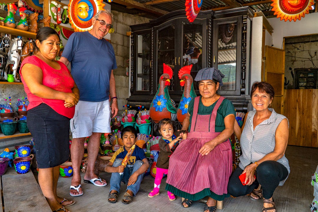 PURCHASING AUTHENTIC MEXICAN POTTERY IN THE TOWN OF AMANTENANGO