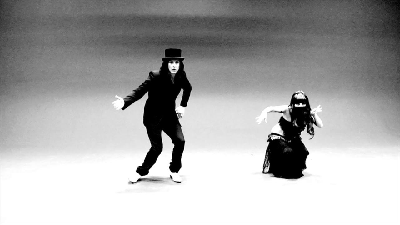 The Dead Weather I Cut Like A Buffalo 7” THE DEAD WEATHER I Cut Like A Buffalo 45 7