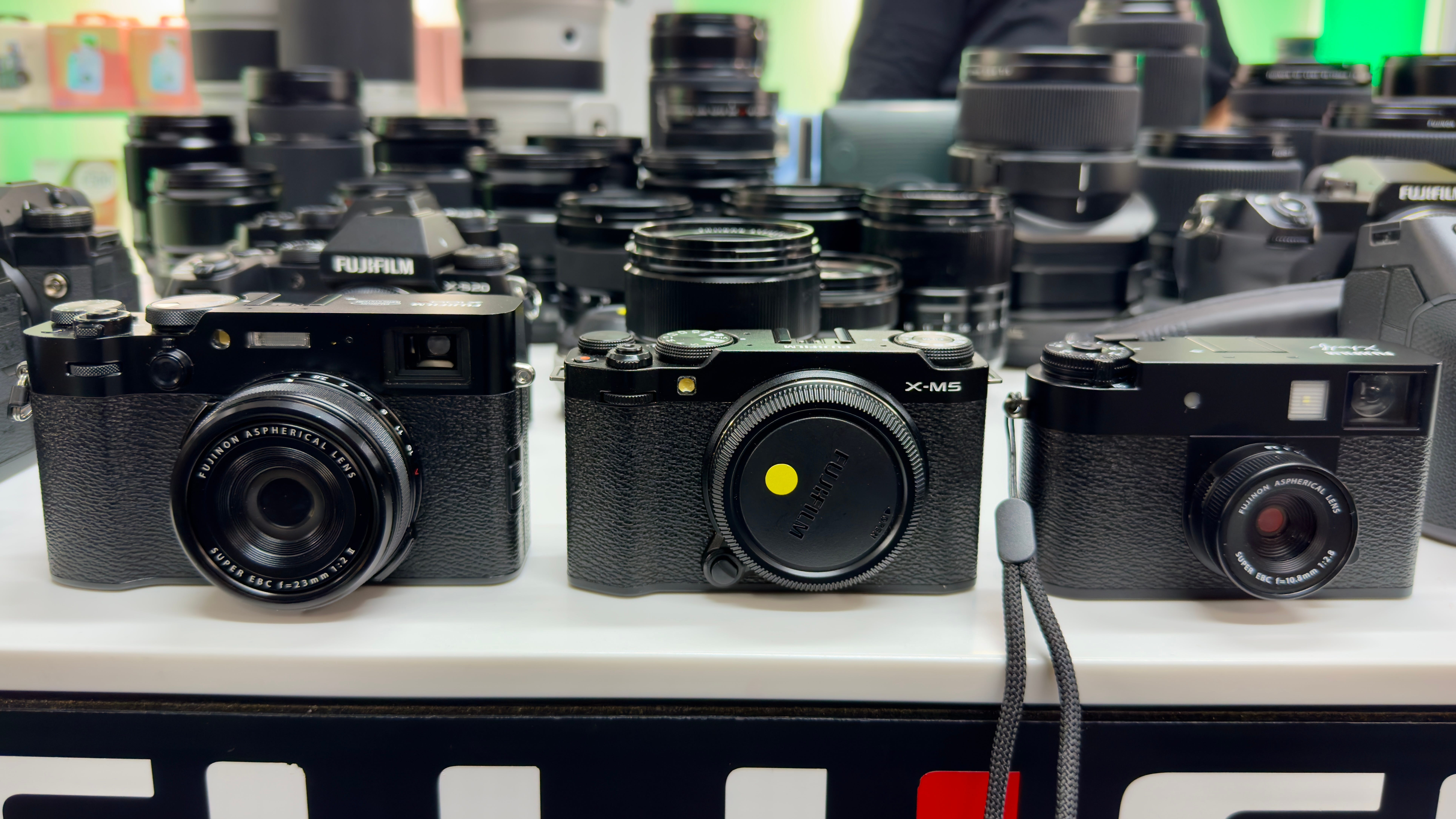 パ*ダ様 Fujifilm Siri F2.8 & Olympus K-Imag The FujiFilm X-Series Family Tree | by Andrew Howe | Live