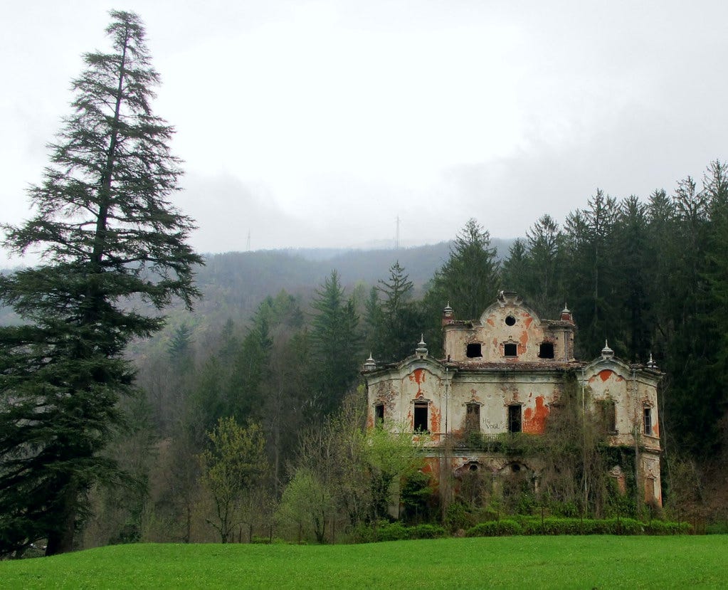 The Gorgeous Horrors Of Villa De Vecchi | by Emily Linstrom | PASTA+PLAGUE  | Medium, image size:1023x829