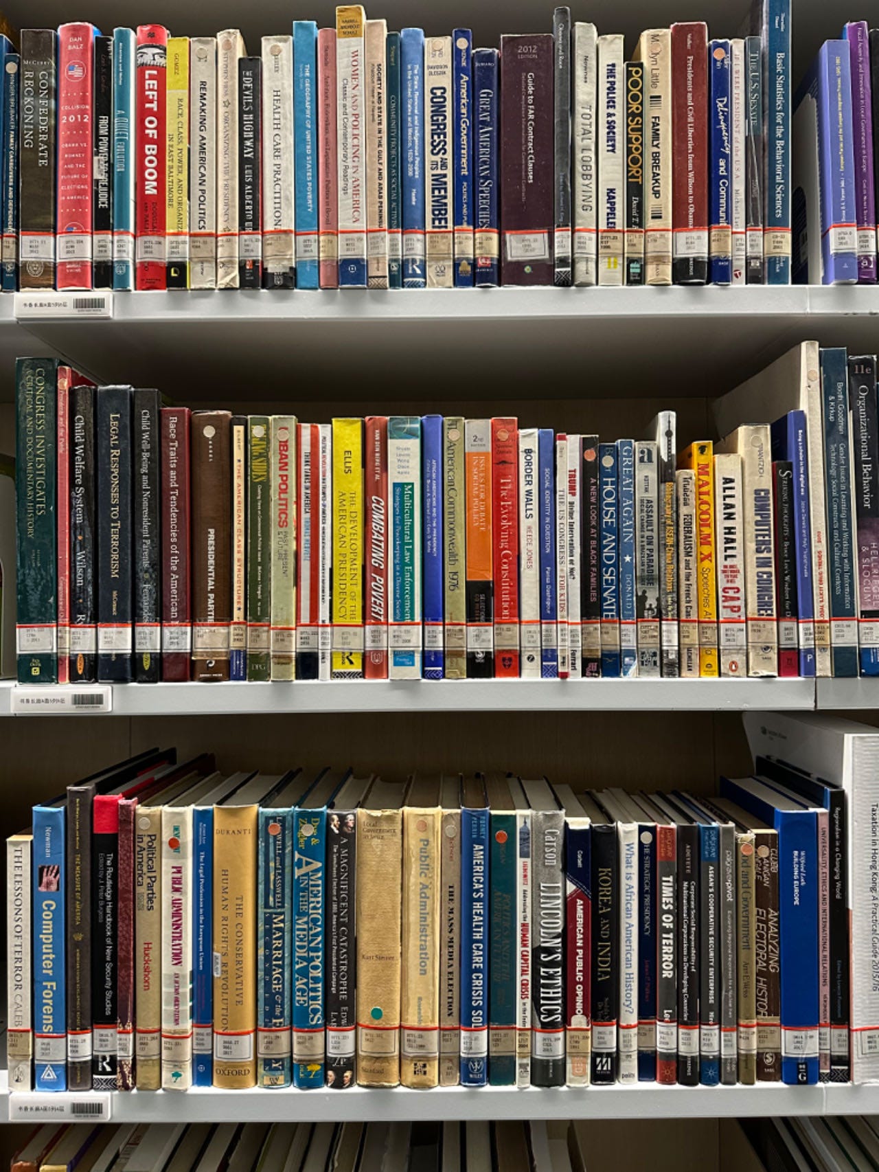 Travelogue: Shenzhen's Newest Library | by Paul Dotta | Medium