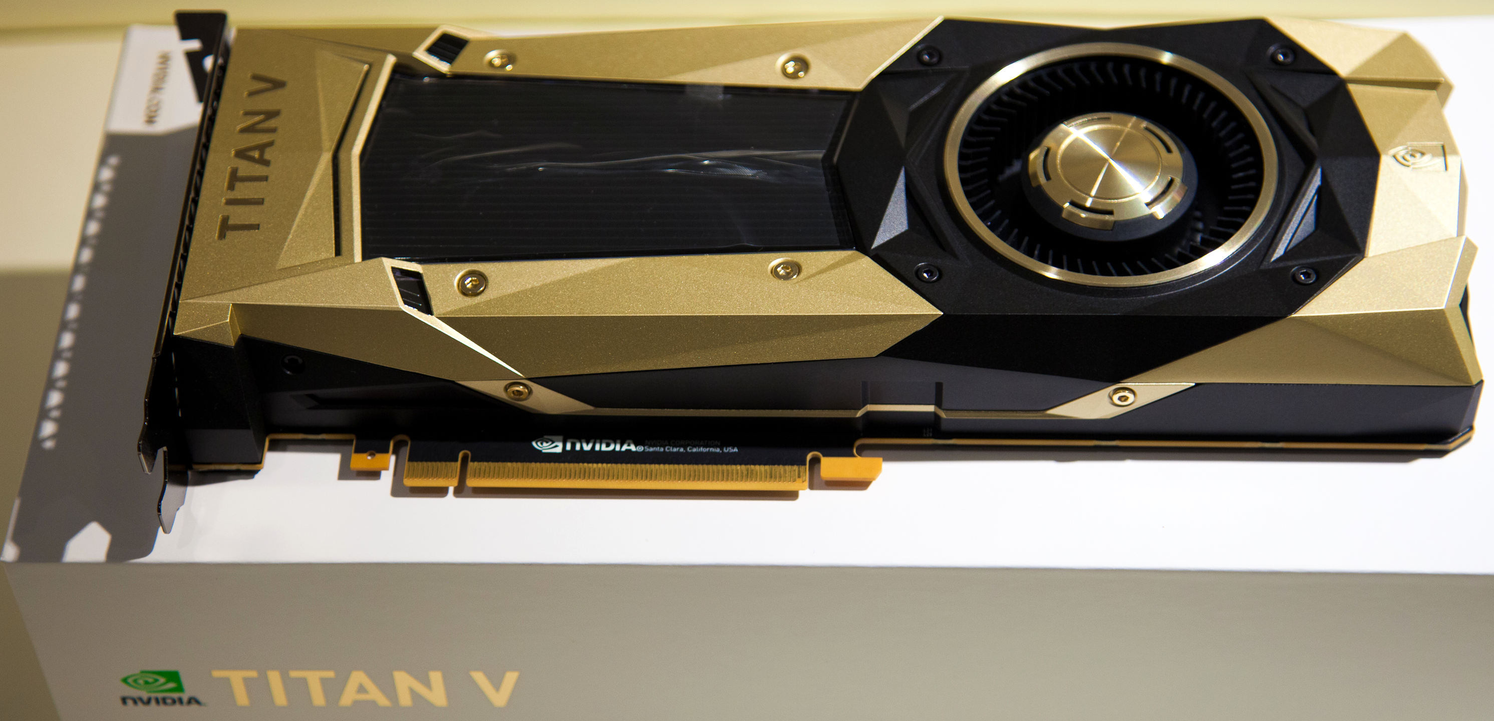 NVIDIA TITAN V 12GB 【公式通販】