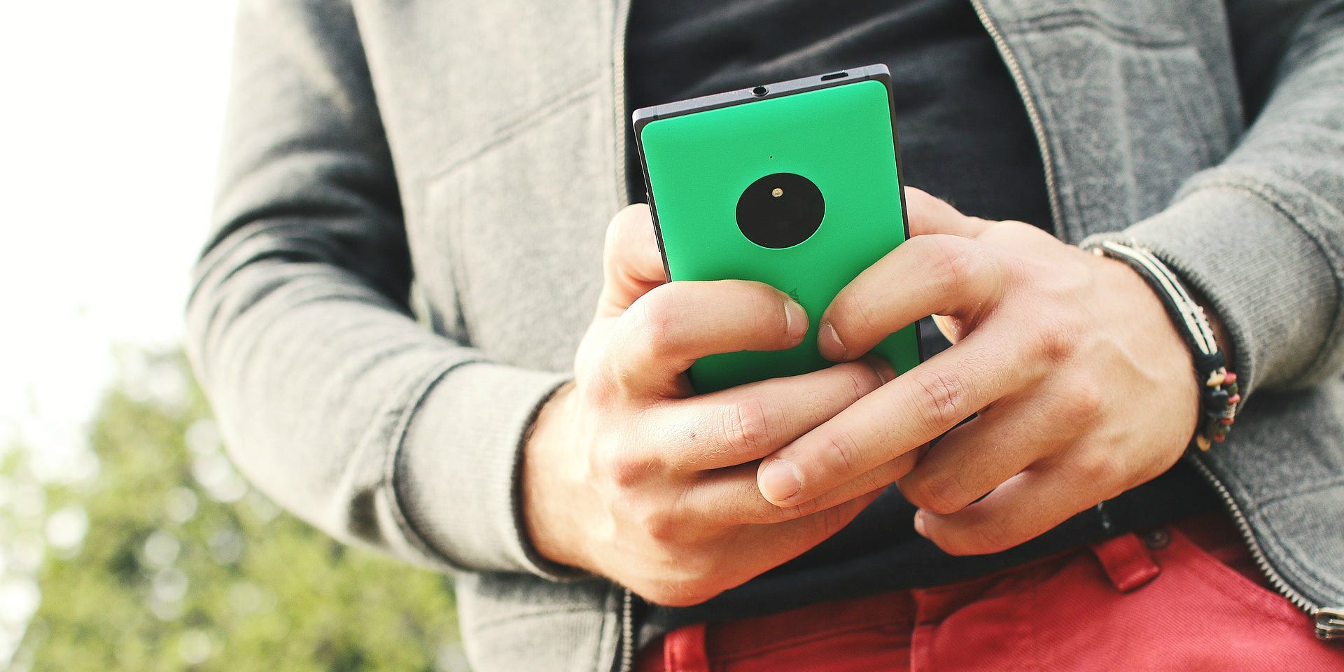 Tinderで2000人以上の異性とマッチングしたある男女の話. 月間アクティブユーザは5000万人とも言われ、世界中で人気のオンラインデーティン…  | by Keisuke Kamijo | 恋活/婚活に効く オンラインデーティング学 | Medium