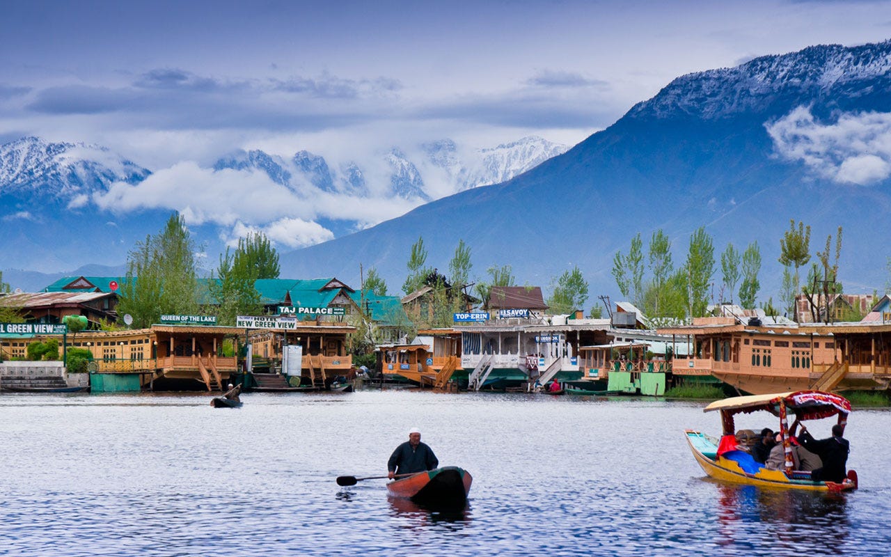 Paradise on Earth – Kashmir Tour Package (5N/6D)