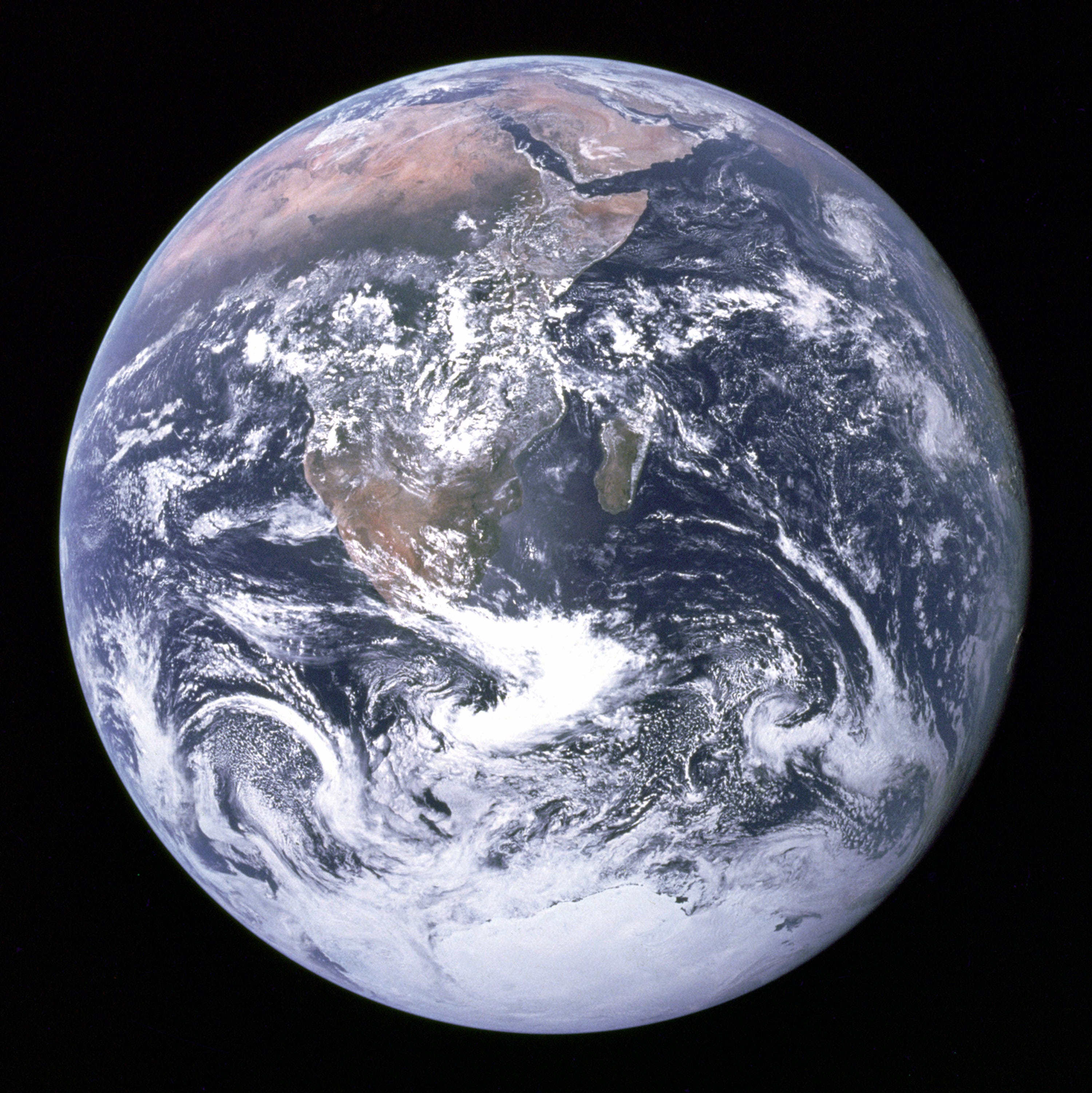 earth from above 「NUMBERED WITH THE 〜 You Can Download New, Real-Time, 470 Megapixel Photos of Earth