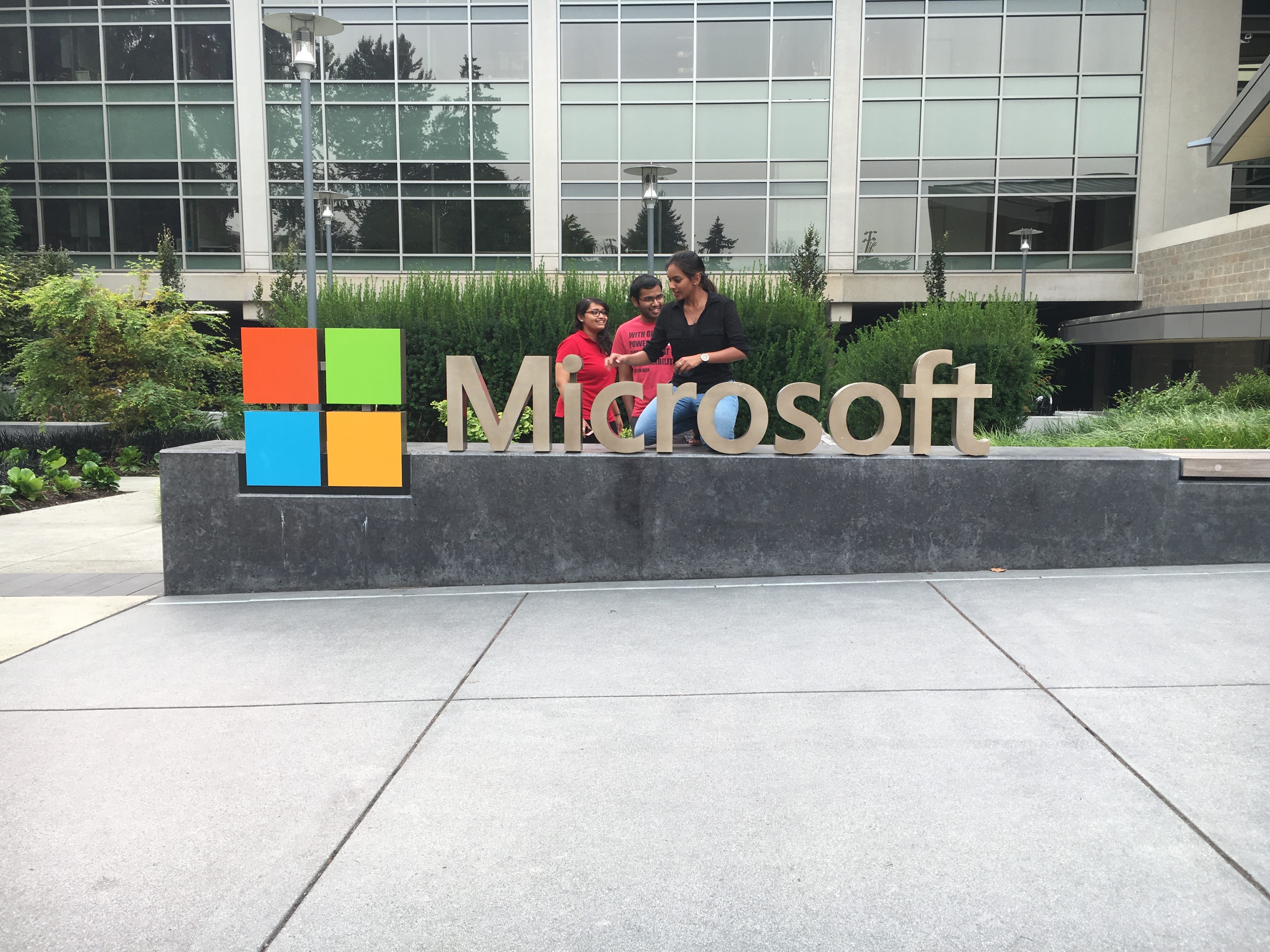 23歳、Microsoft HQで働く日本人のリアルな話. 世界的IT企業であるMicrosoft社はPCを持つことが当たり前となった今でも… |  by Miko Yamamoto | Medium