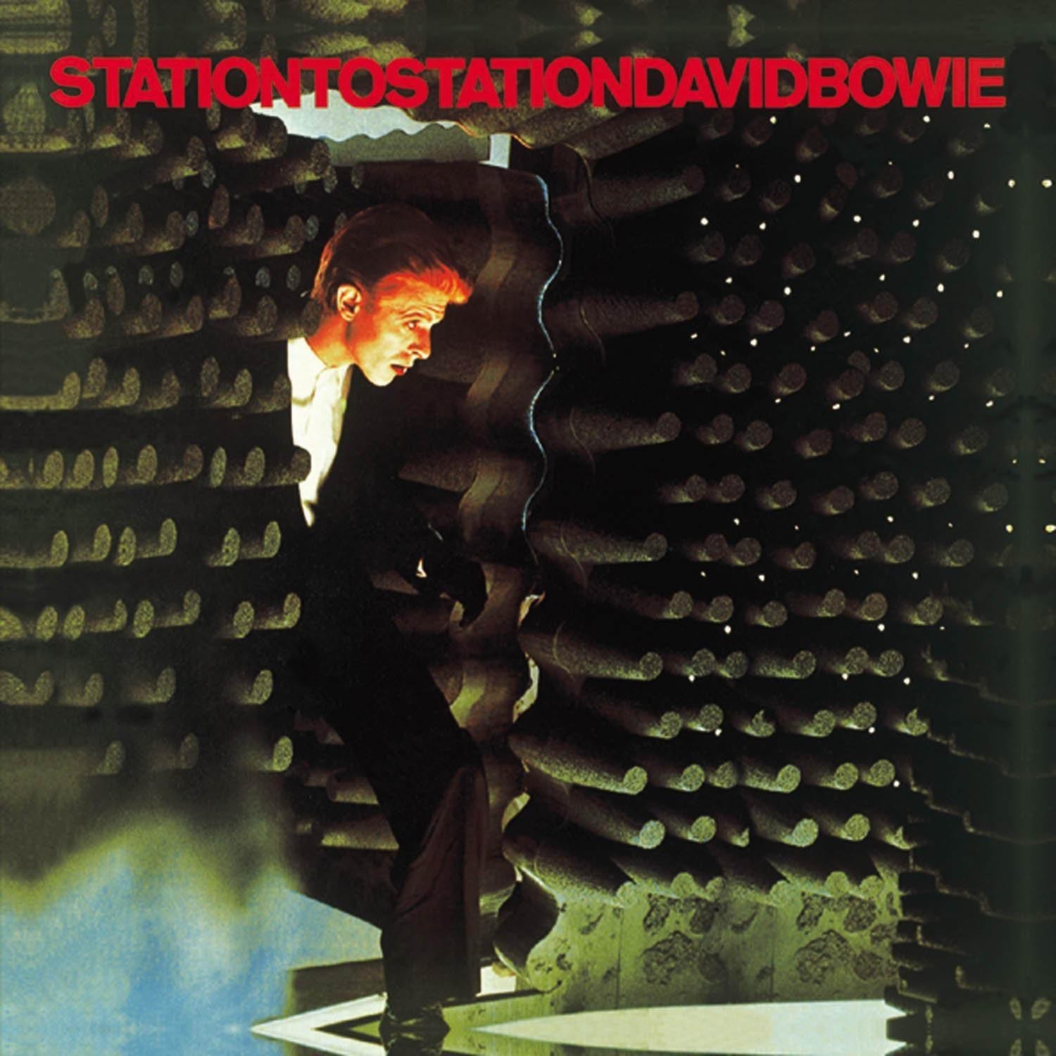 David Bowie ヘッドフォンスタンド Stationtostation. Why Bowie's 1976 masterpiece matters | by Arjun