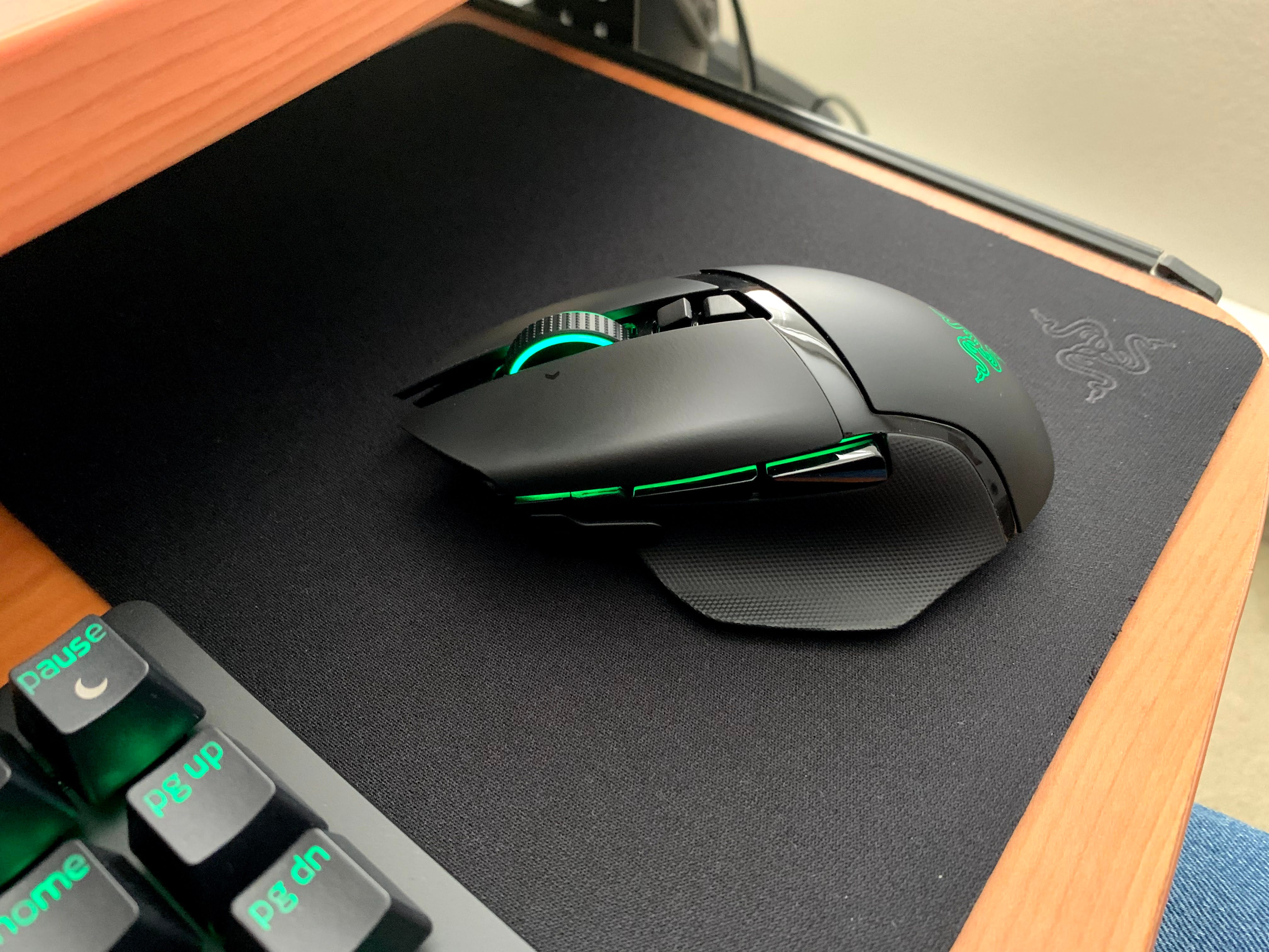 マウス・トラックボール RAZER BASILISK ULTIMATE Razer Basilisk Ultimate Wireless Gaming Mouse Review | PCMag