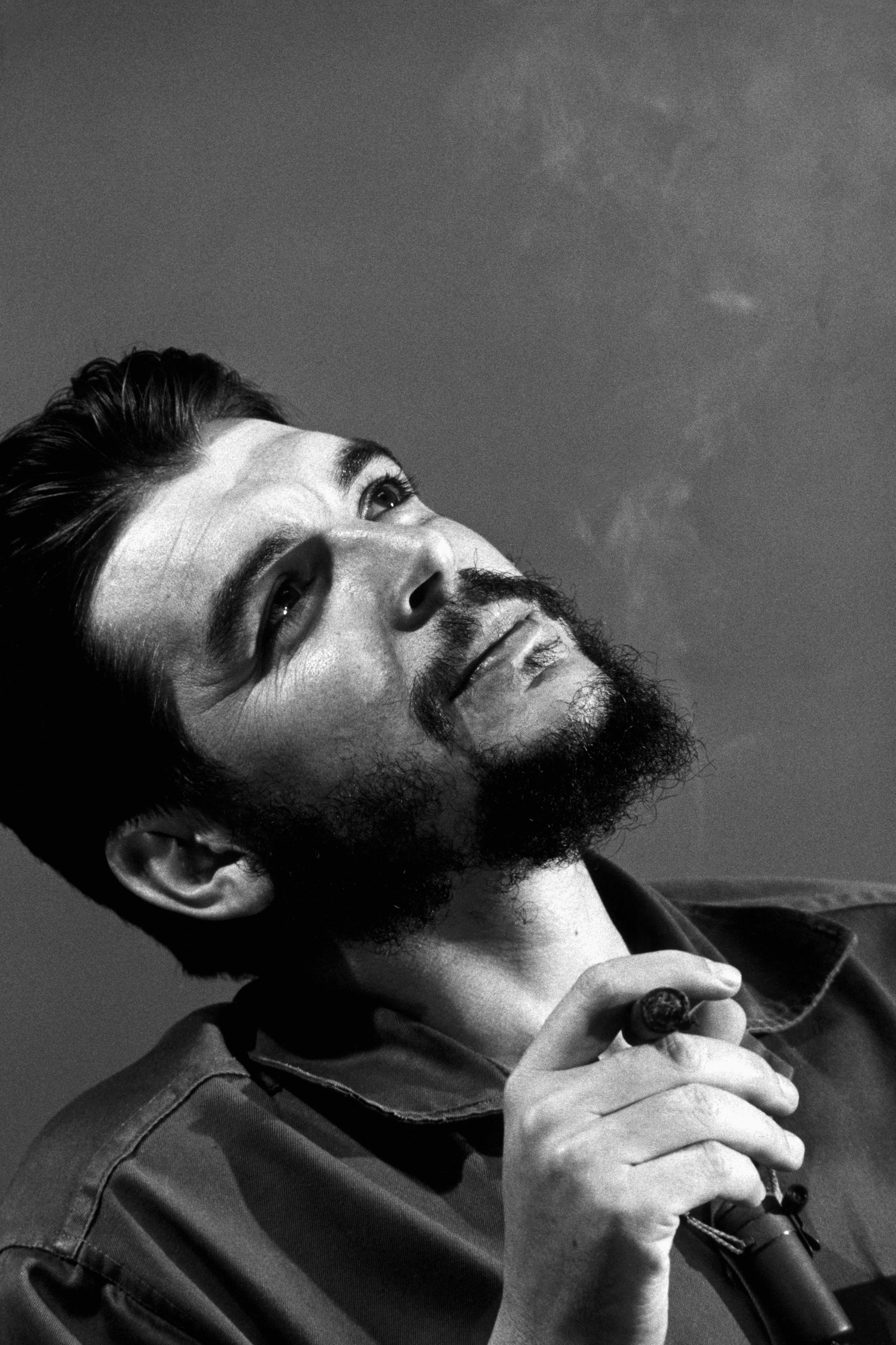 Che Guevara: Iconic Image and the Complex Duality | by Yeri  Martinez-Vallejo | Medium, image size:2560x3841