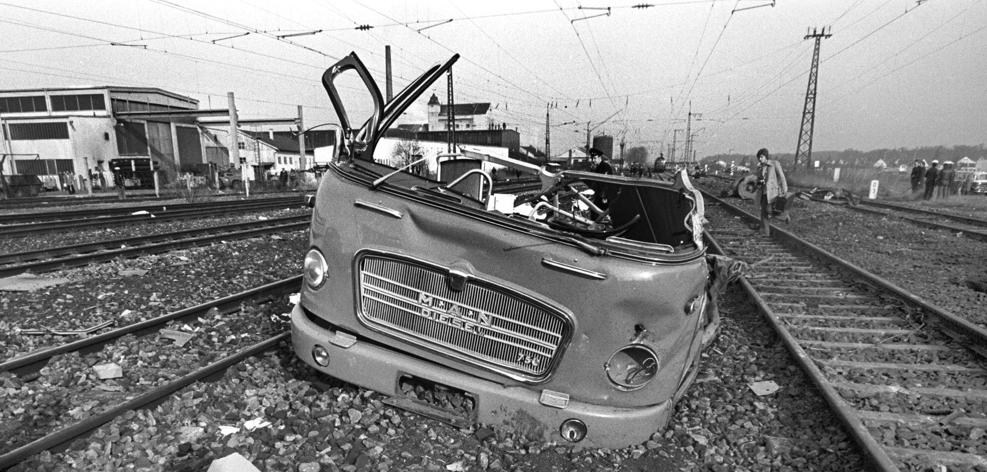 Eight Chances: The 1975 Munich (Germany) Level Crossing Collision