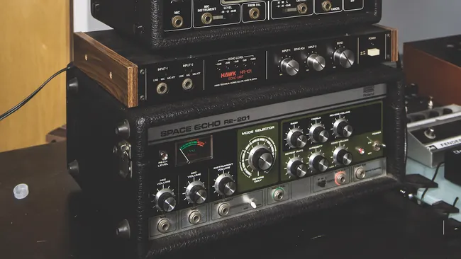 ギター BOSS RE-20   ROLAND SPACE ECHO RE-201 Boss Space Echo RE-20 - YouTube