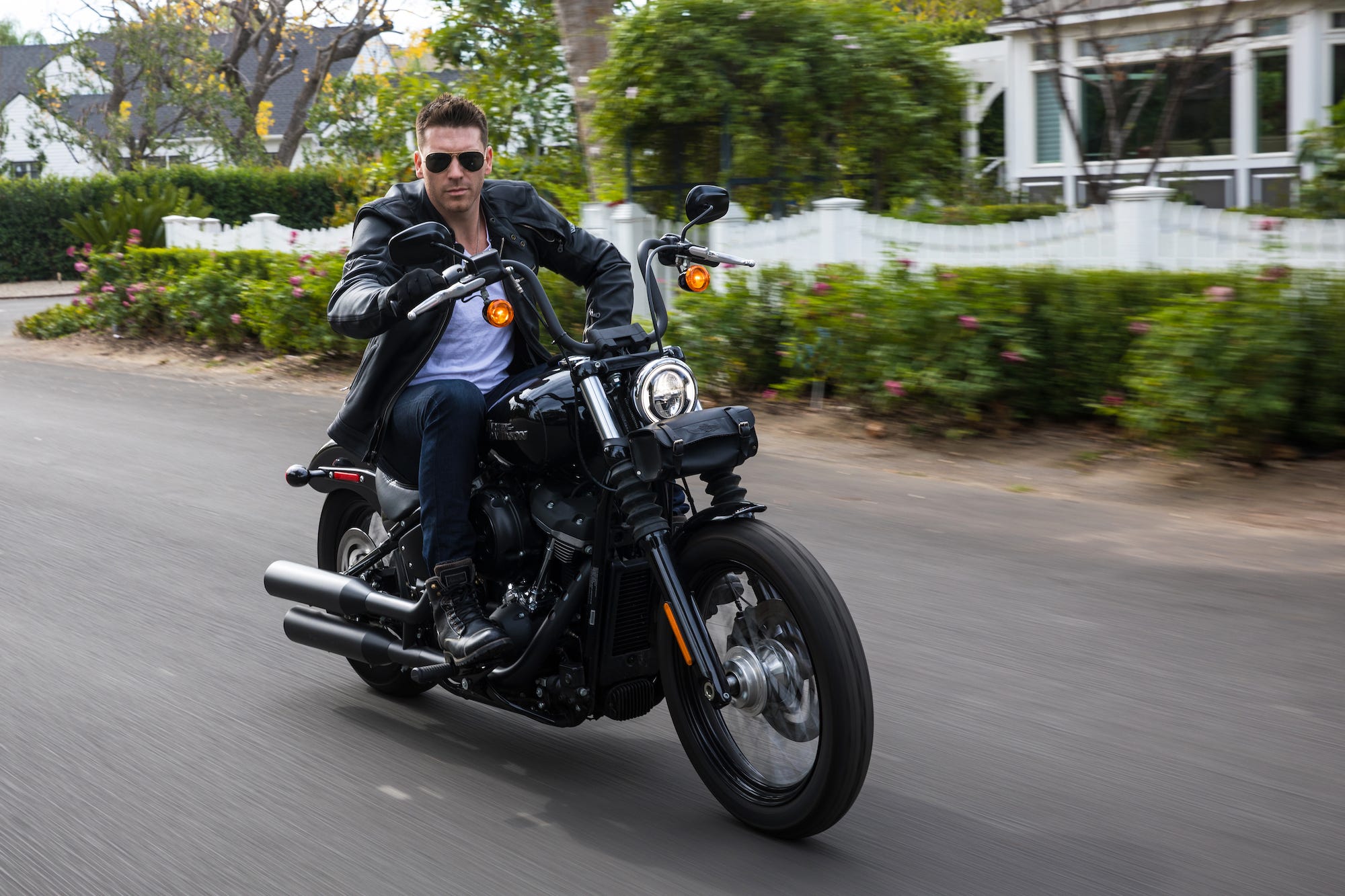 Jesse Kove - YouTube, image size:2000x1333