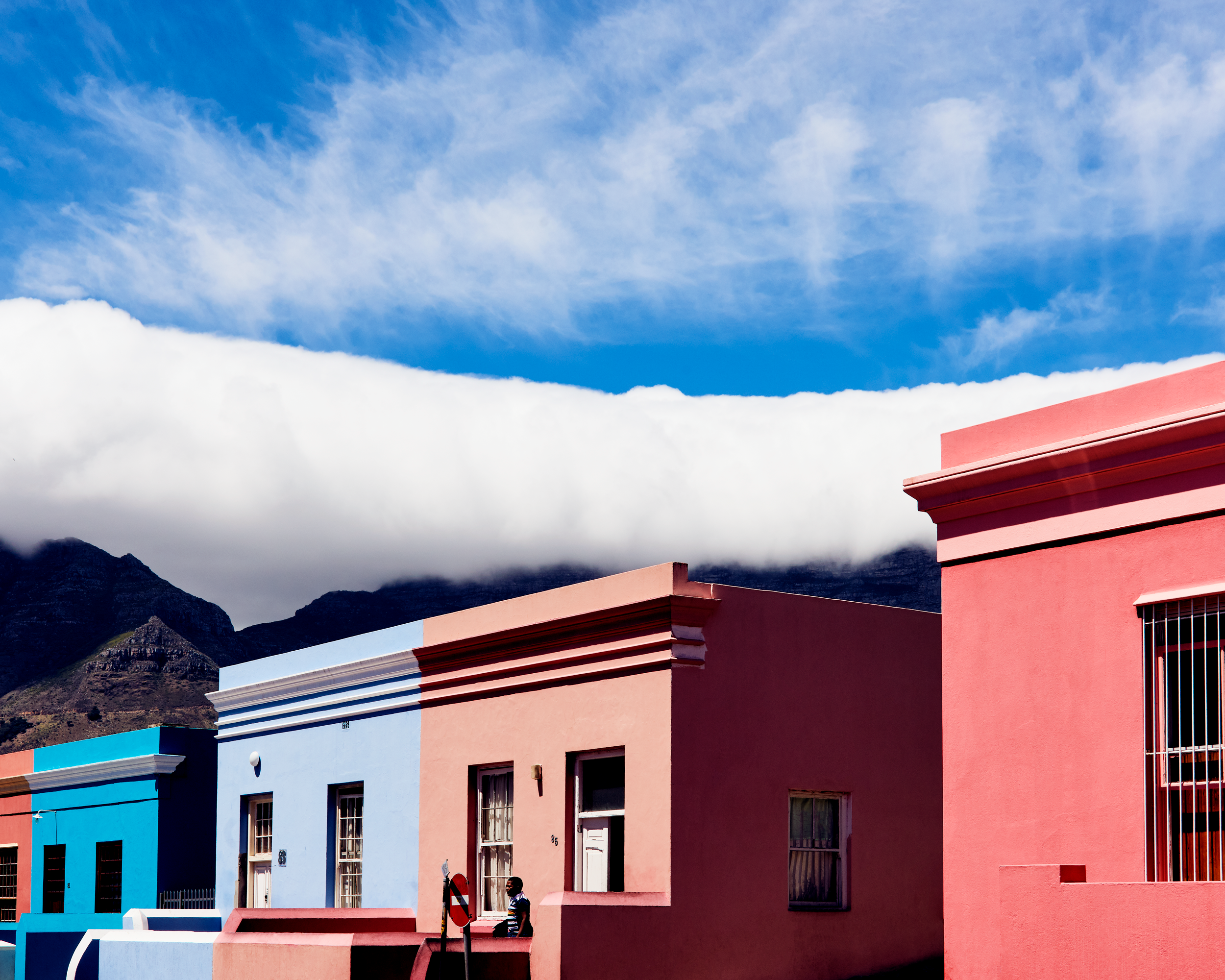 Above Cape Town and Beyond. From its Lion's Head summit to… | by Airbnb  Magazine Editors | Airbnb Magazine | Medium, image size:2500x2000