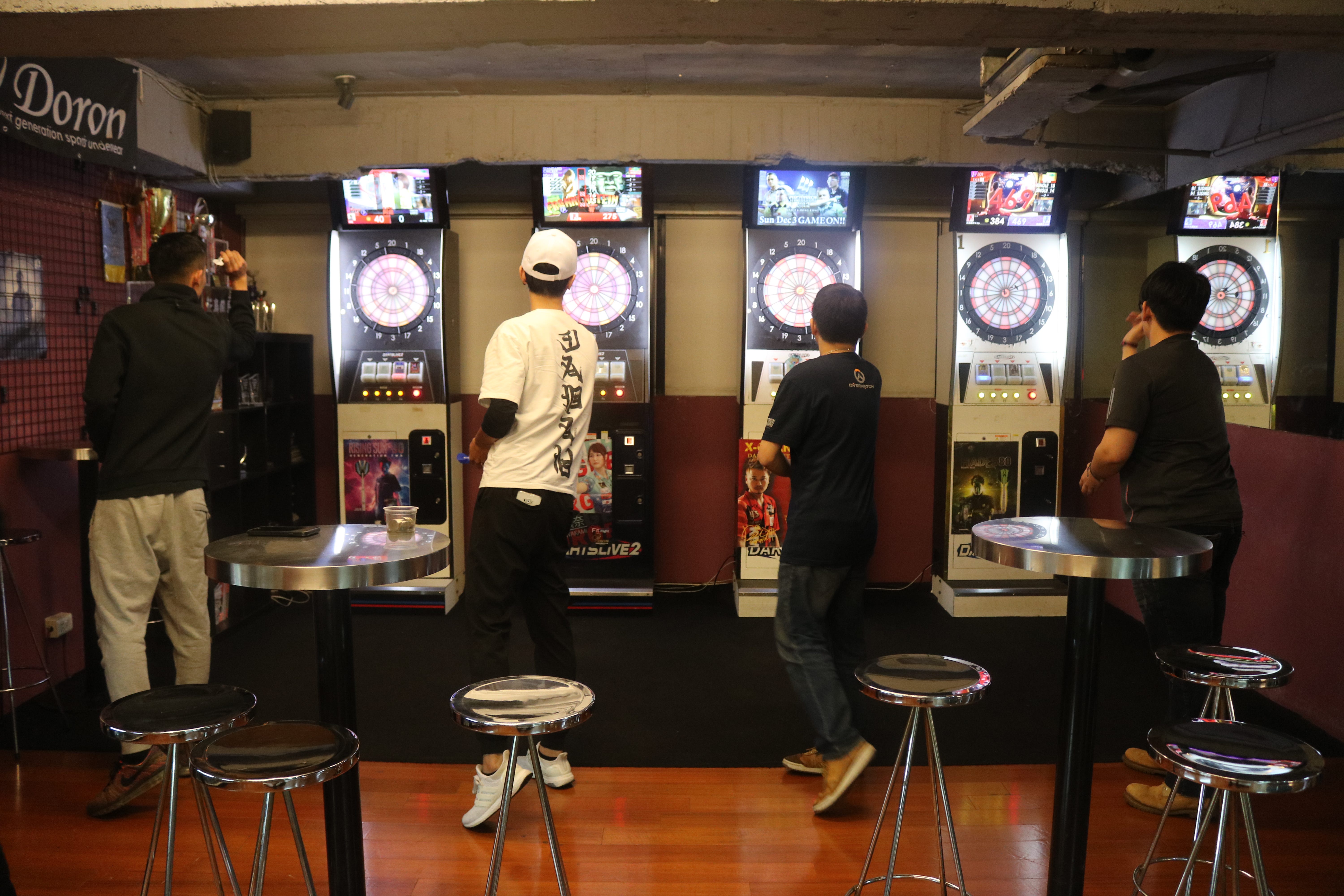 初心者的電子飛鏢機台遊戲指南. 不論是餐廳、酒吧，或選物店，最近有越來越多的店家，在空間內增設電子飛鏢機。機台的… | by 廖彥銘Kevin YM  Liao | Medium