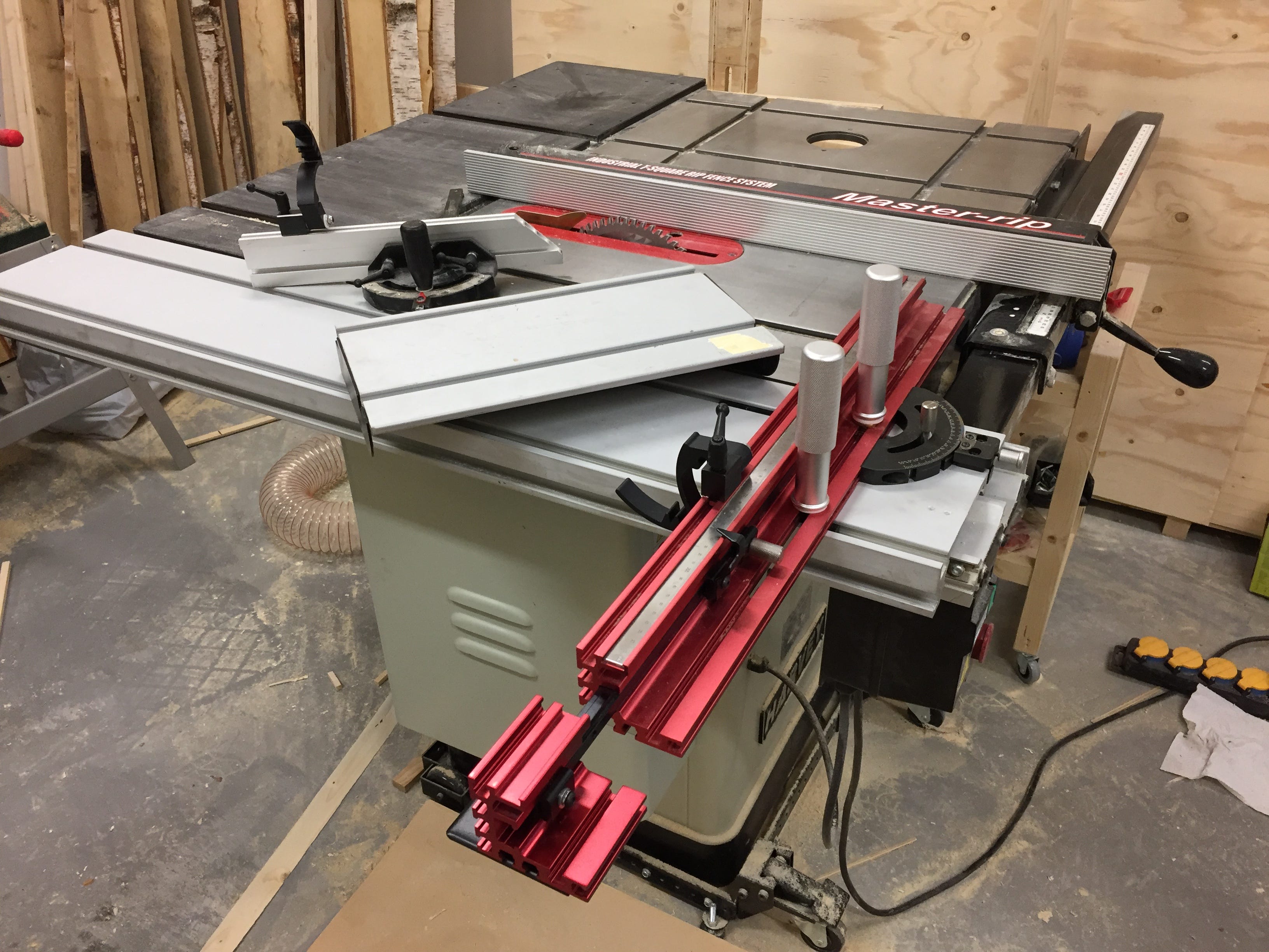 How to Align a Table Saw Fence: Easy Steps for Perfect Cuts