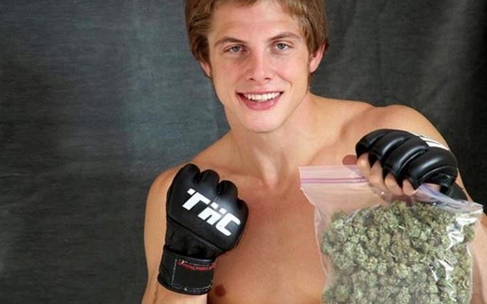 which ufc fighters smoke cigarettes Addicted fighter who smokes up to a dozen per day 'tried to stop' but got fat and lazy UFC Fighter Smokes 10 Cigarettes