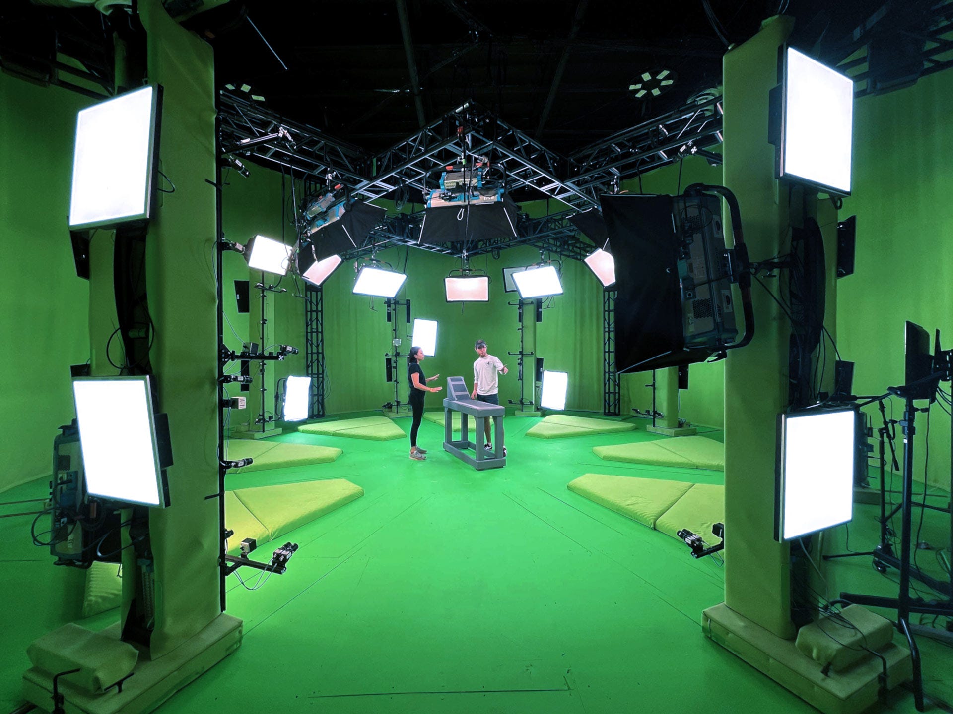 Metastage Canada Turns Up The Volume(metric Capture)