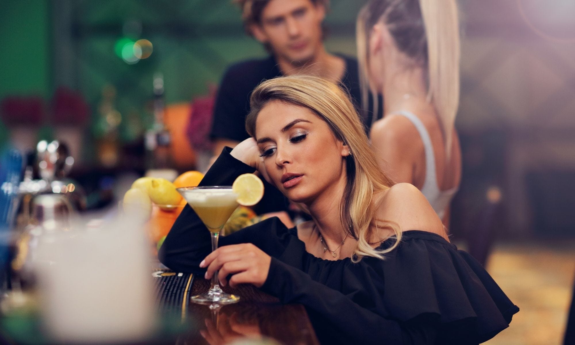 Why Men Aren't Flirting With You. Some red flags dudes may see that you… |  by Ella F. | Hello, Love | Medium, image size:2000x1200