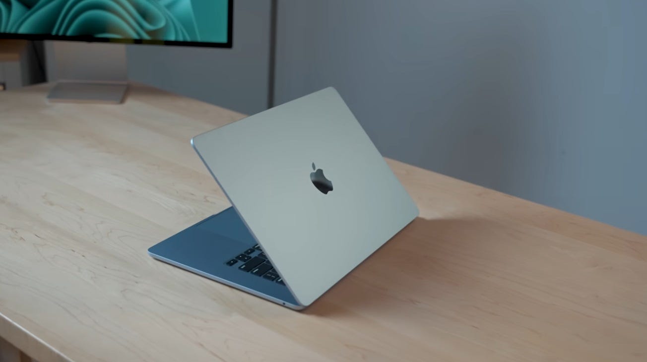 Apple MacBook Air ライトブルー　M4 M4 MacBook Air Review - Sky Blue! Testing the New Color and