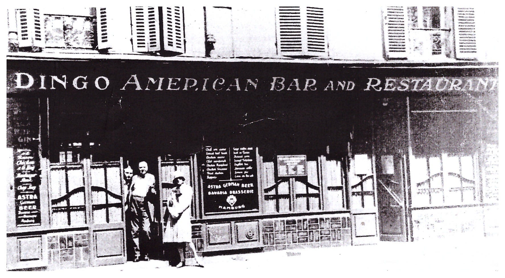 Ernest Hemingway meets F. Scott Fitzgerald in the Dingo Bar, Paris
