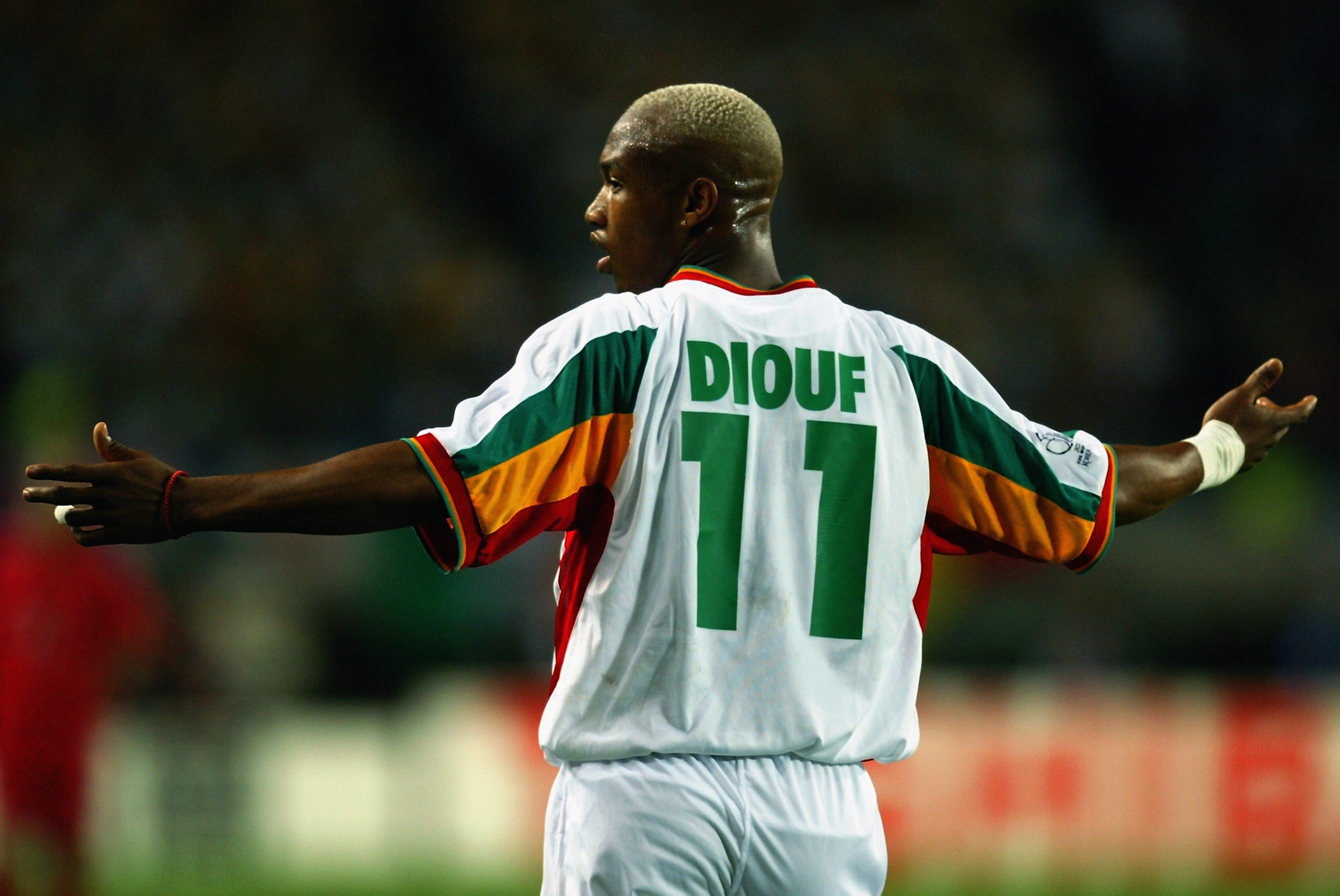 11 — El Hadji Diouf — O herói atacante que não fazia gols | by Rei
