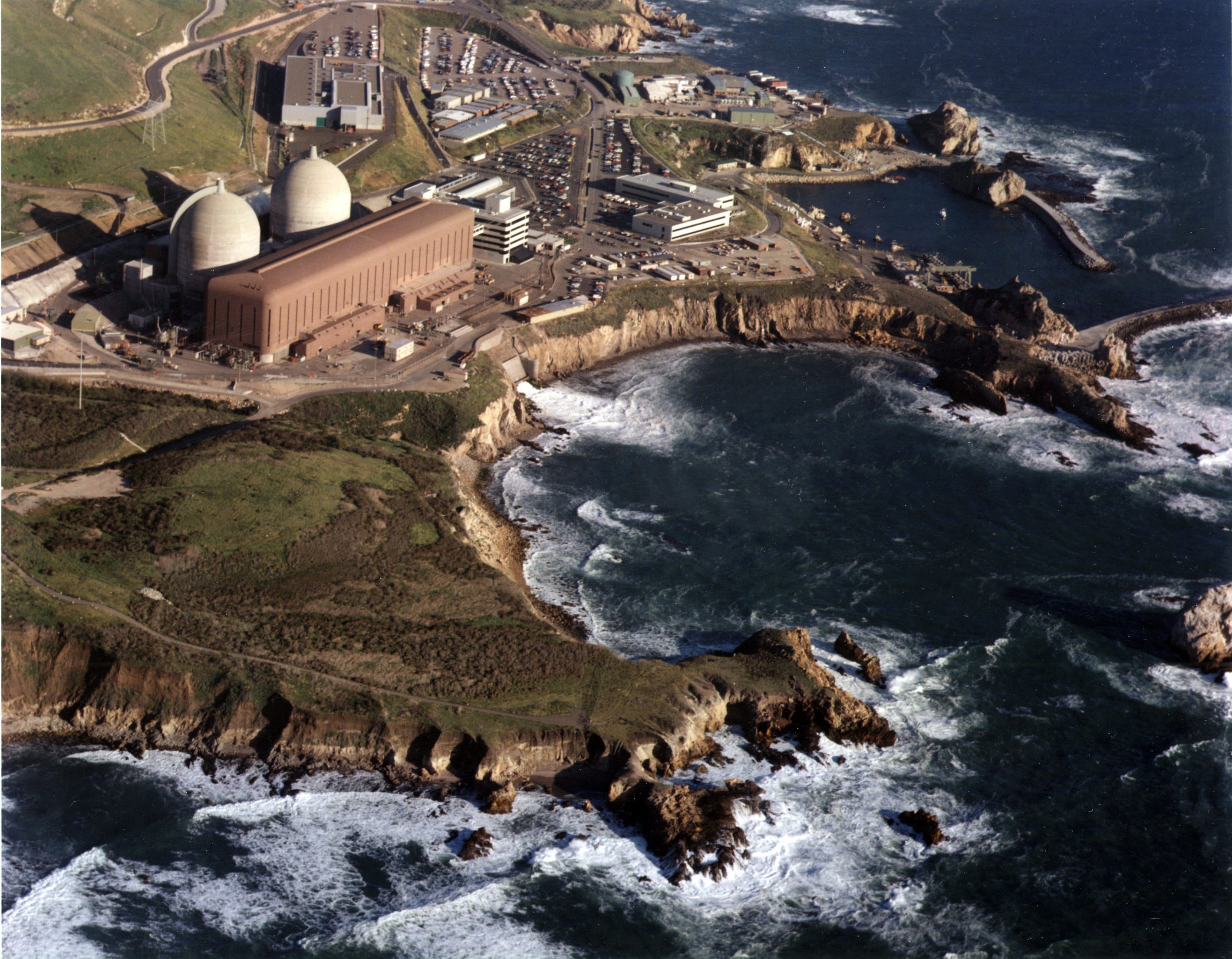 History made: The deal to shut down the Diablo Nuclear Power Plant | by  Friends of the Earth | Climate & Energy | Medium