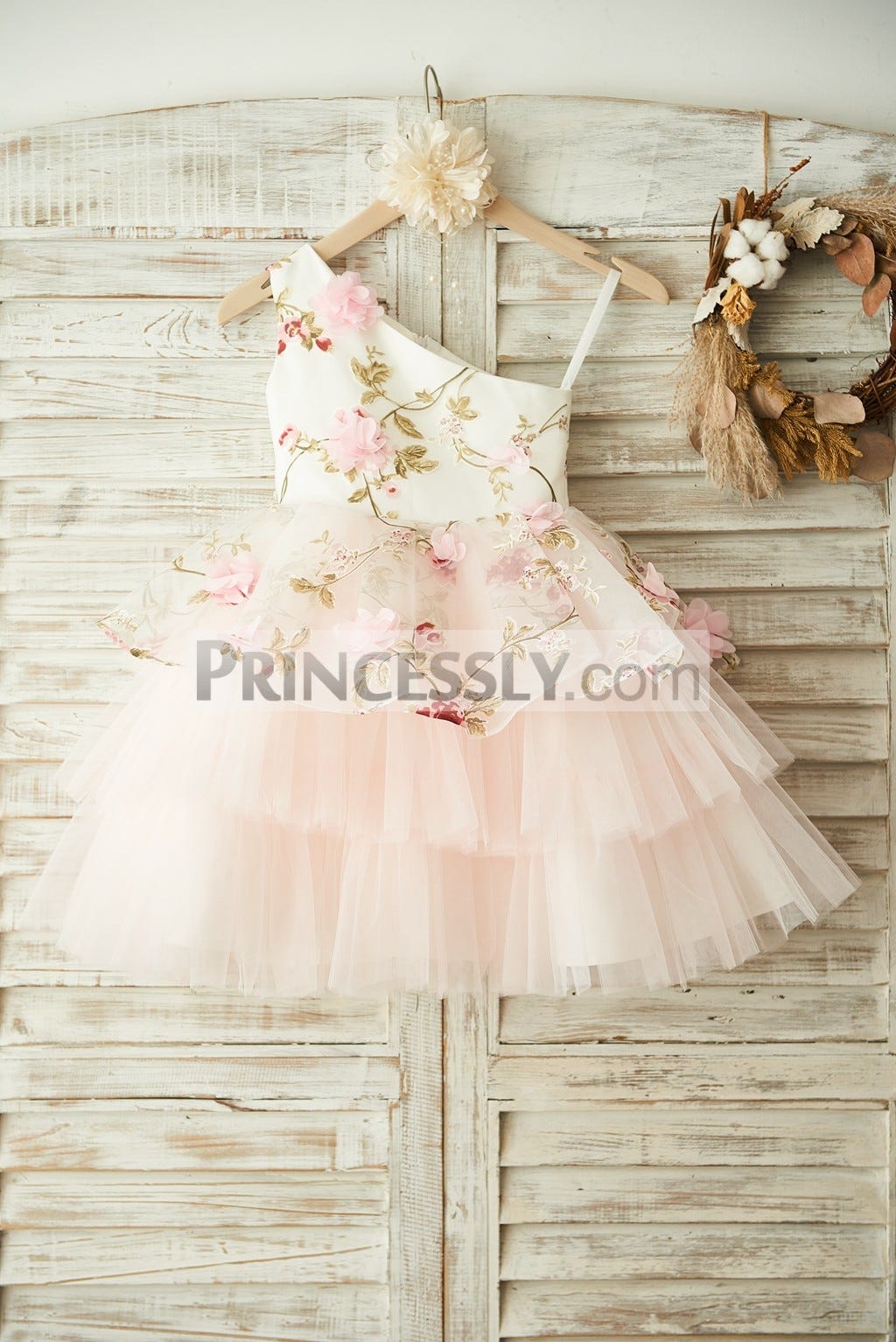 Little Baby Girl Dress for Beach Wedding in Boho Style | by Elsaliang |  princessly | Medium