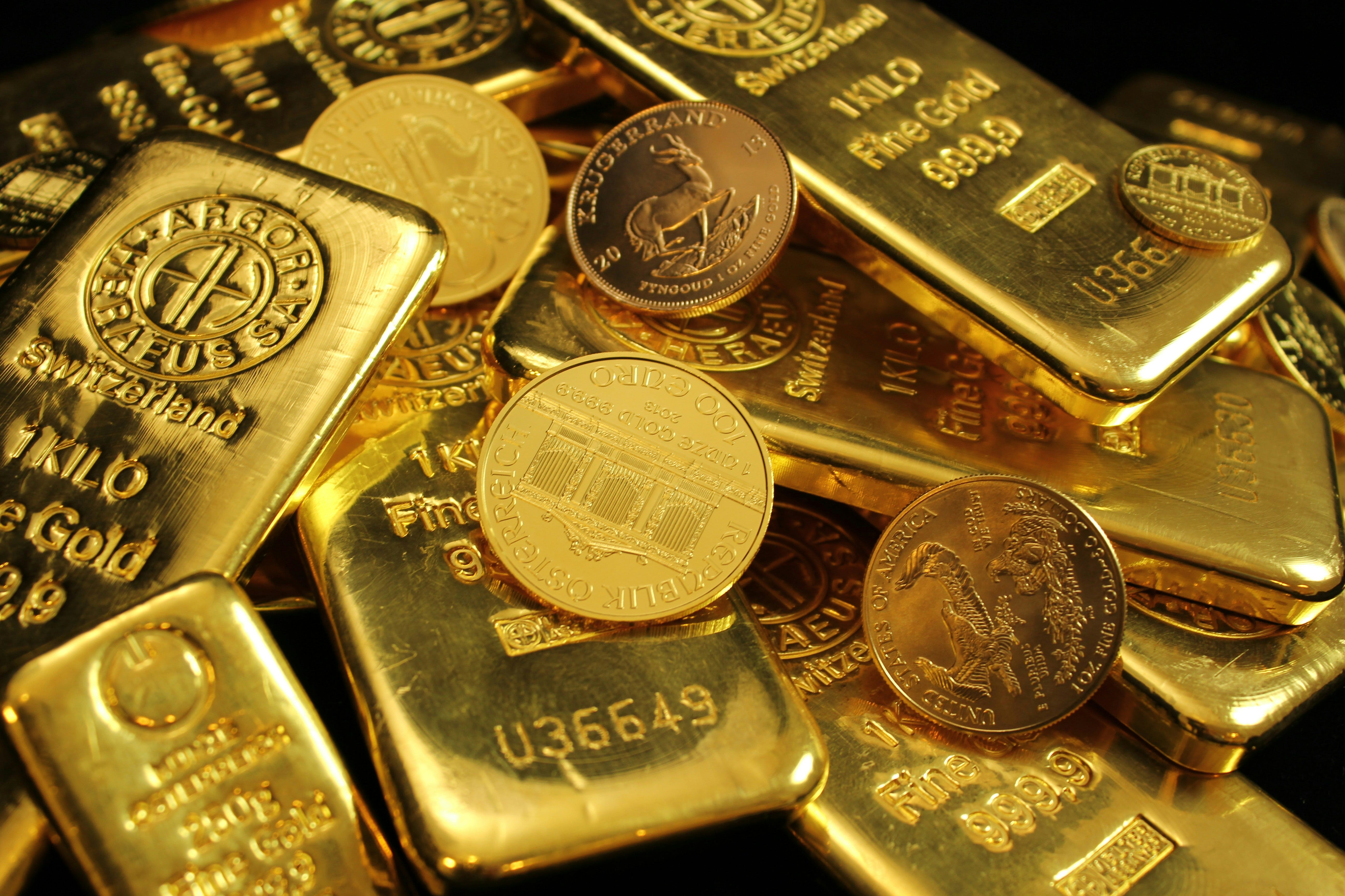 Bitcoin vs. Gold: Will Digital Currency Replace Precious Metal? | by RJ |  The Capital | Medium