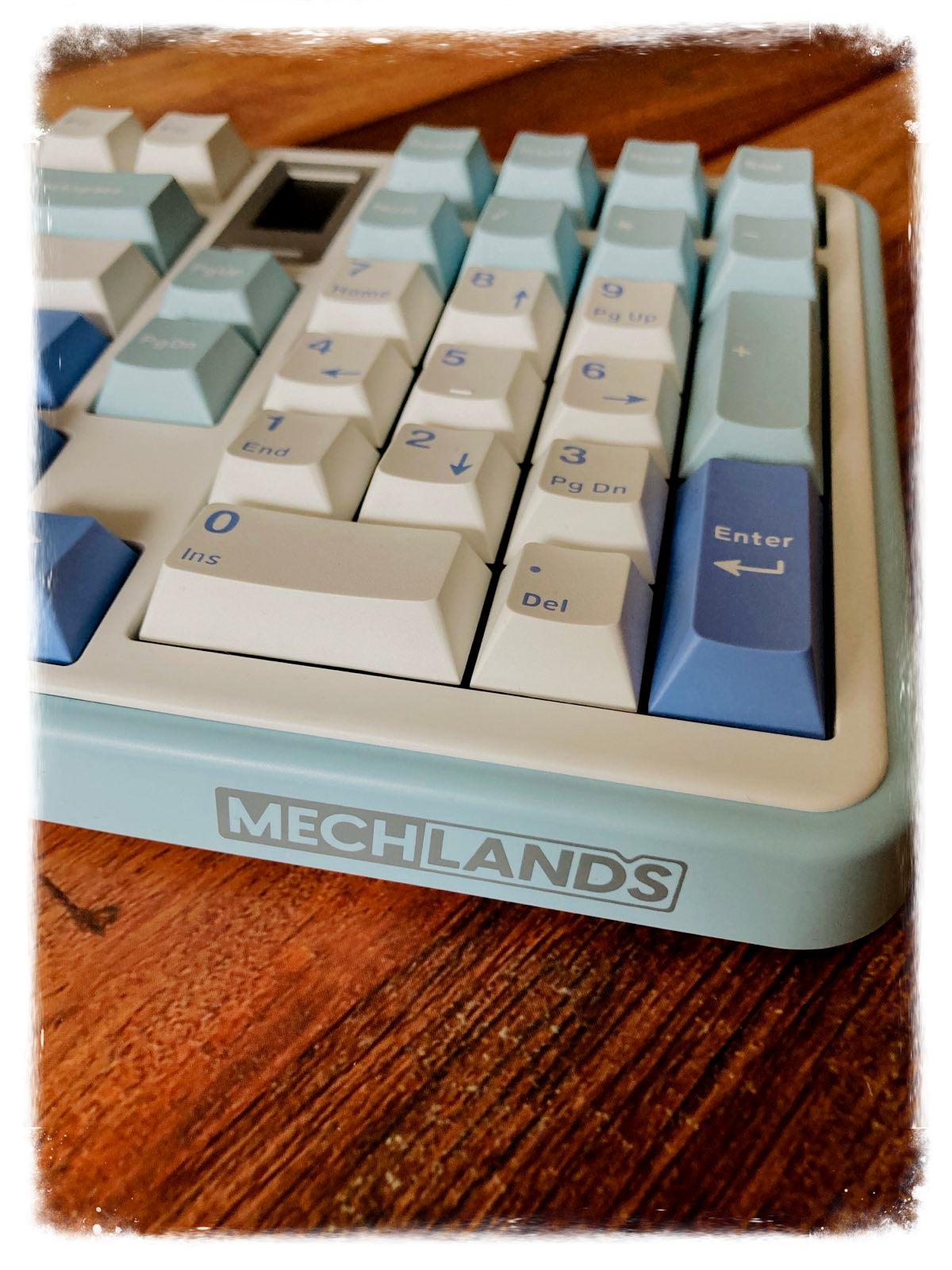 Vibe99 Mechanical Keyboard Review — A Love Letter to the 1800