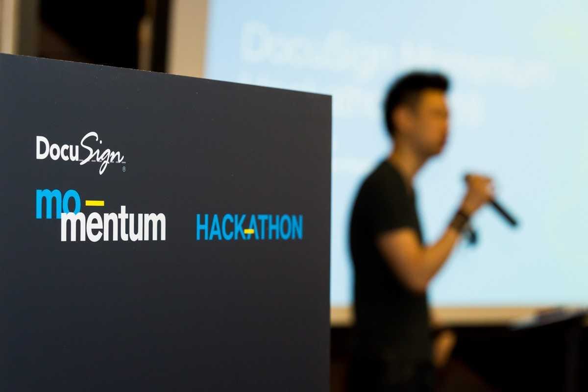 Momentum 2018のキックオフ: 年次DocuSignハッカソンより | by DocuSign for Developers Japan |  DocuSignDevJP | Medium, image size:1200x800