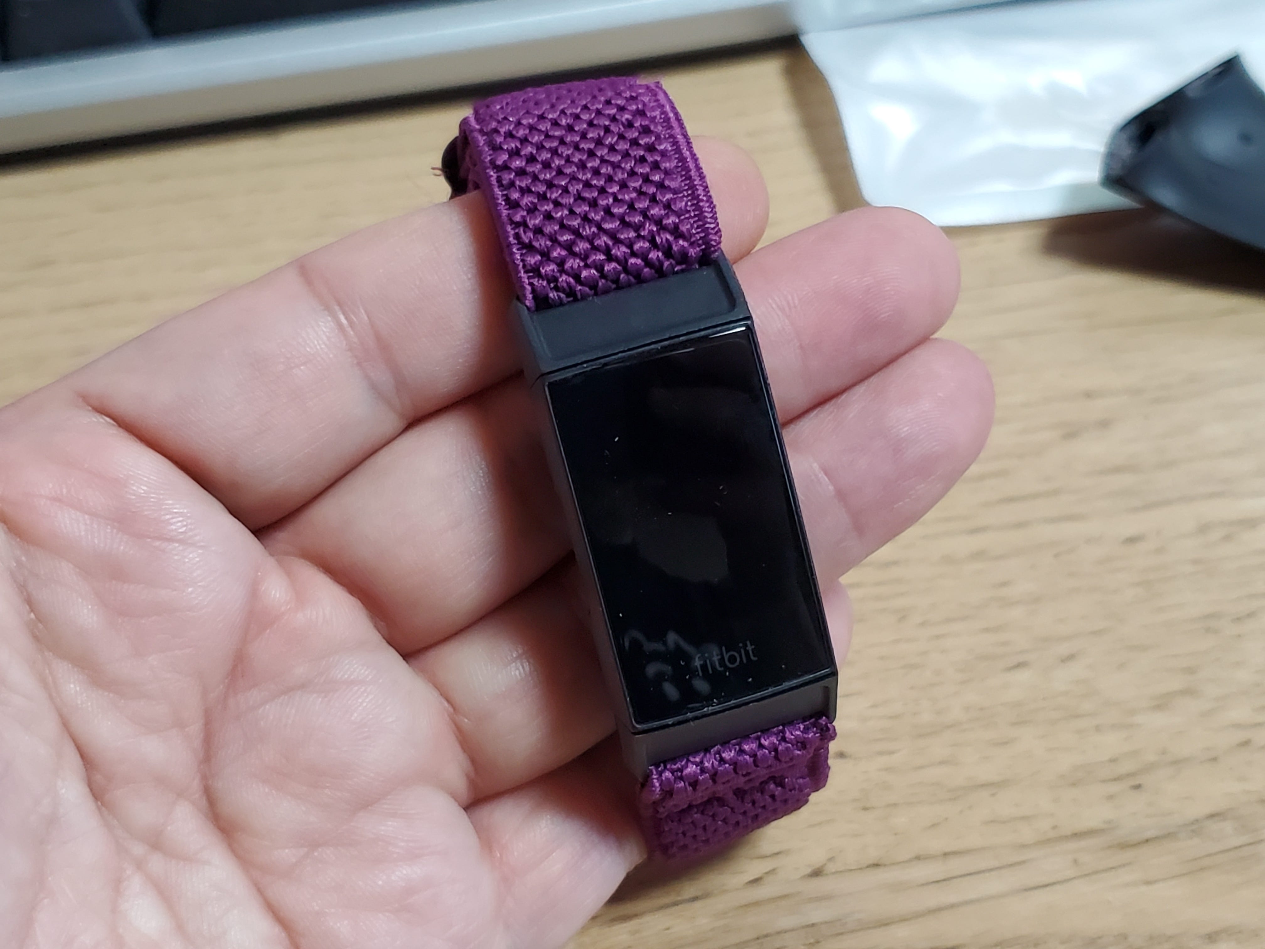 fitbit charge4 Suica対応 手首で｢ピピッ｣と支払えるってすごく楽！ Suica対応｢Fitbit
